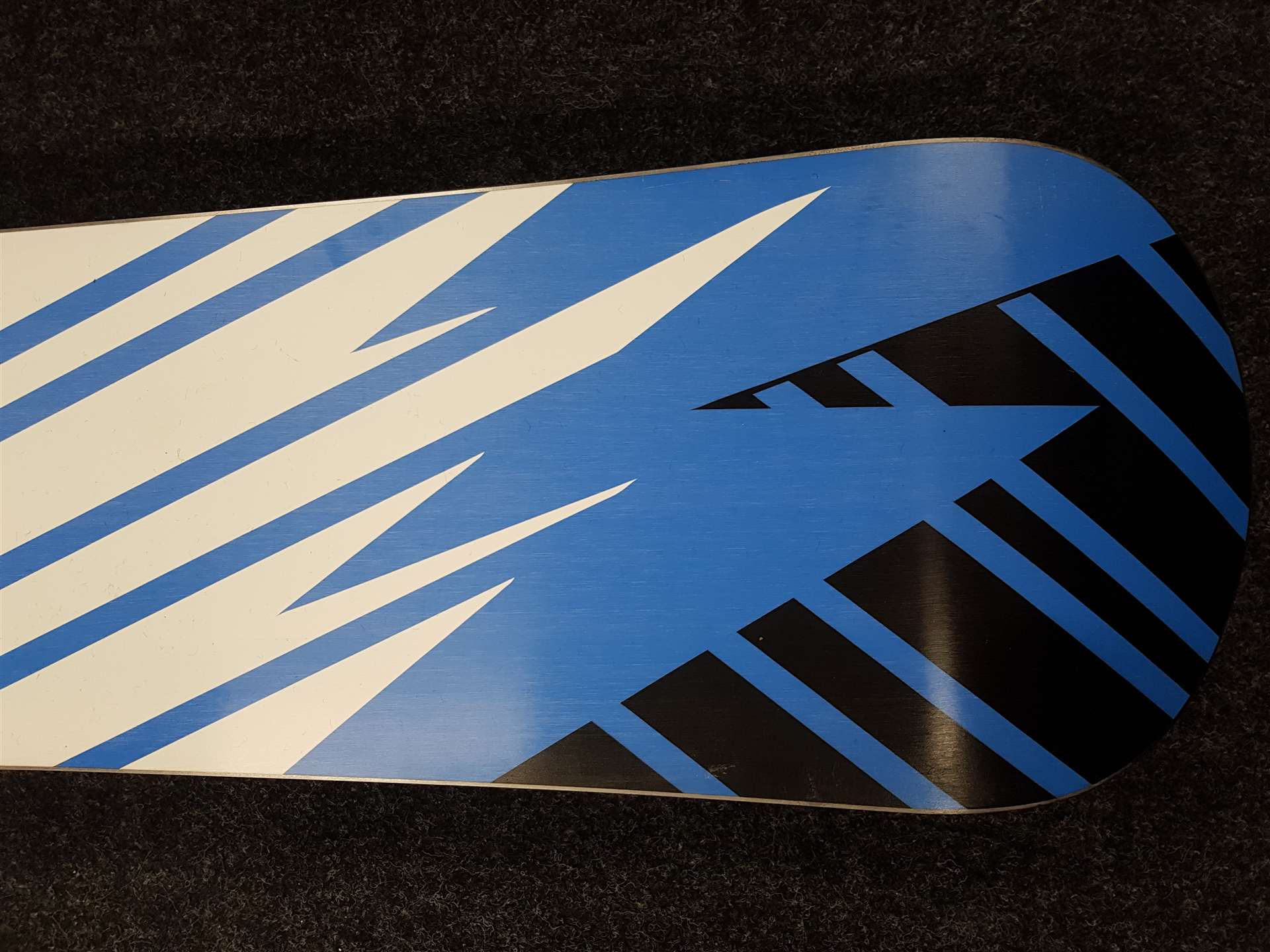 Použitý snowboard VOLKL Damaro + viazanie Volkl veľkosť L/XL