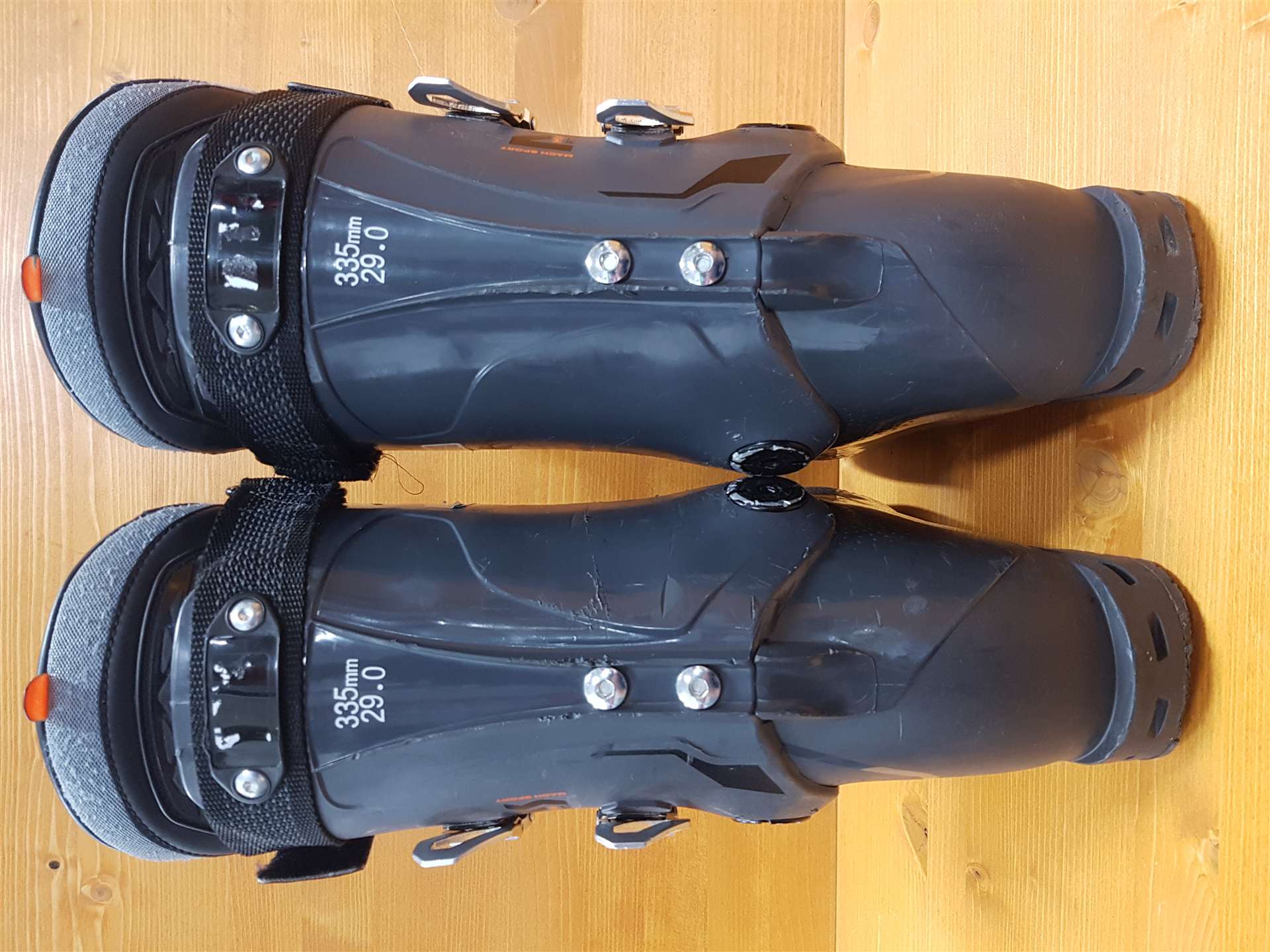 Použité lyžiarky TECNICA Mach Sport HV RT 100