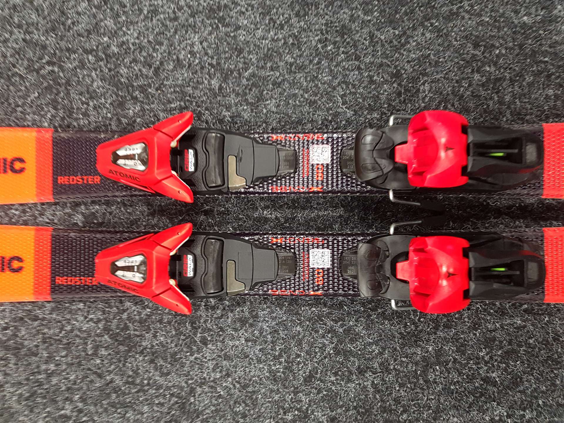 Použité detské lyže ATOMIC REDSTER J2 + viazanie Atomic 4,5