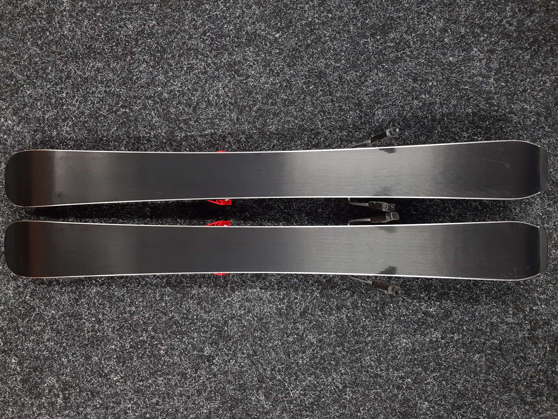 Použité detské lyže ATOMIC REDSTER J2 + viazanie Atomic 4,5