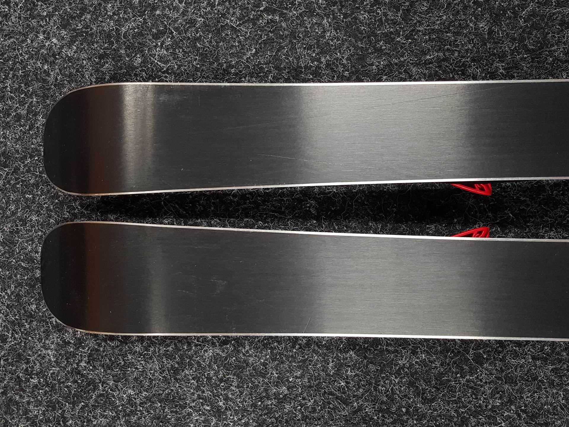 Použité detské lyže ATOMIC REDSTER J2 + viazanie Atomic 4,5