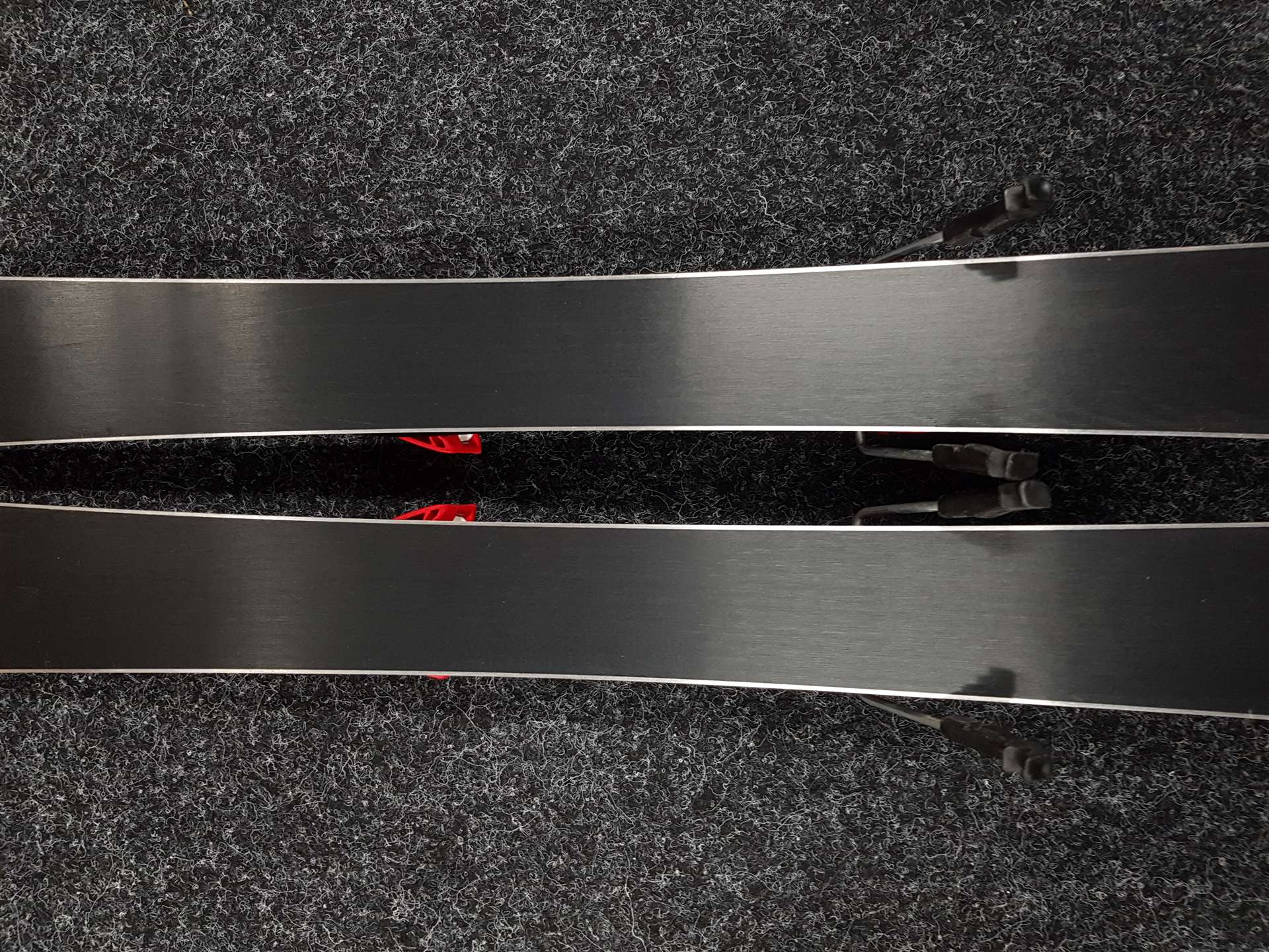 Použité detské lyže ATOMIC REDSTER J2 + viazanie Atomic 4,5