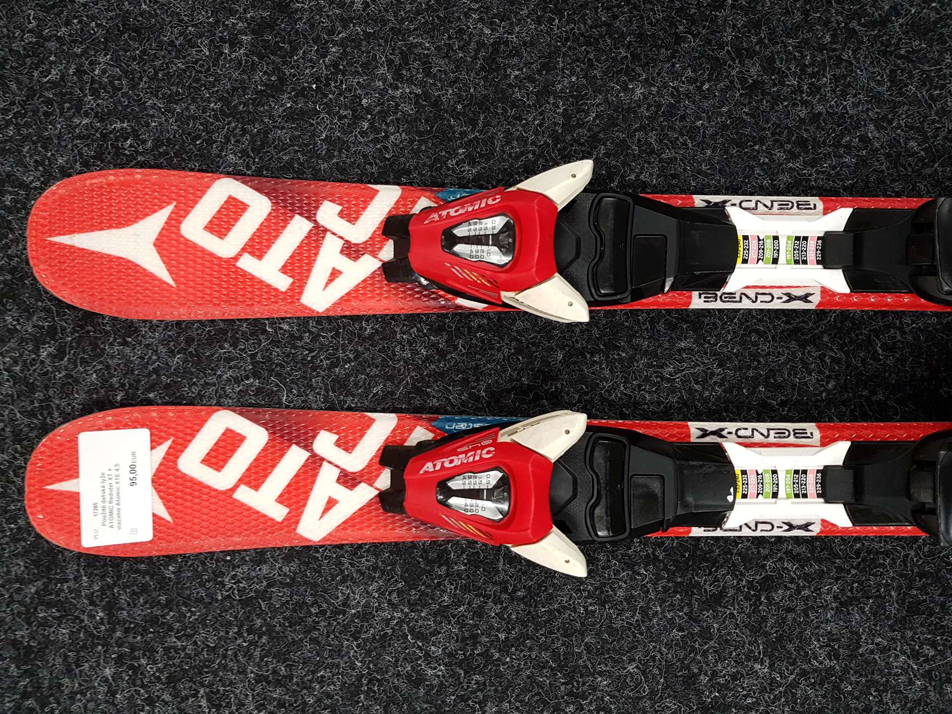 Použité detské lyže ATOMIC Redster XT + viazanie Atomic XTE 4,5