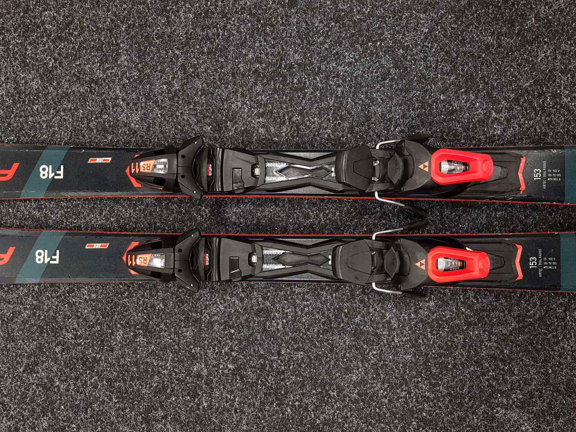 Použité lyže FISCHER RC One F18 + viazanie Fischer RS 11