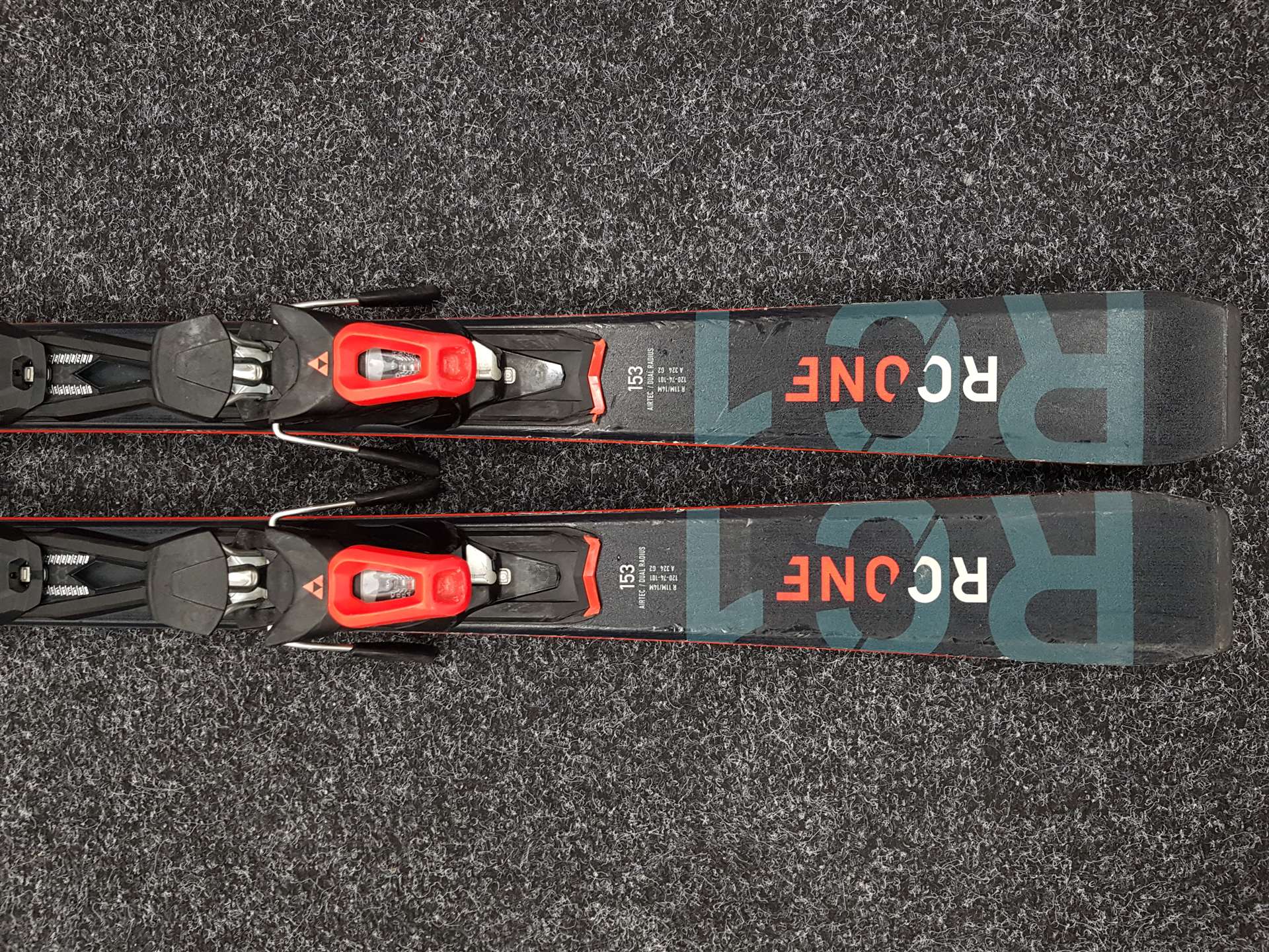 Použité lyže FISCHER RC One F18 + viazanie Fischer RS 11