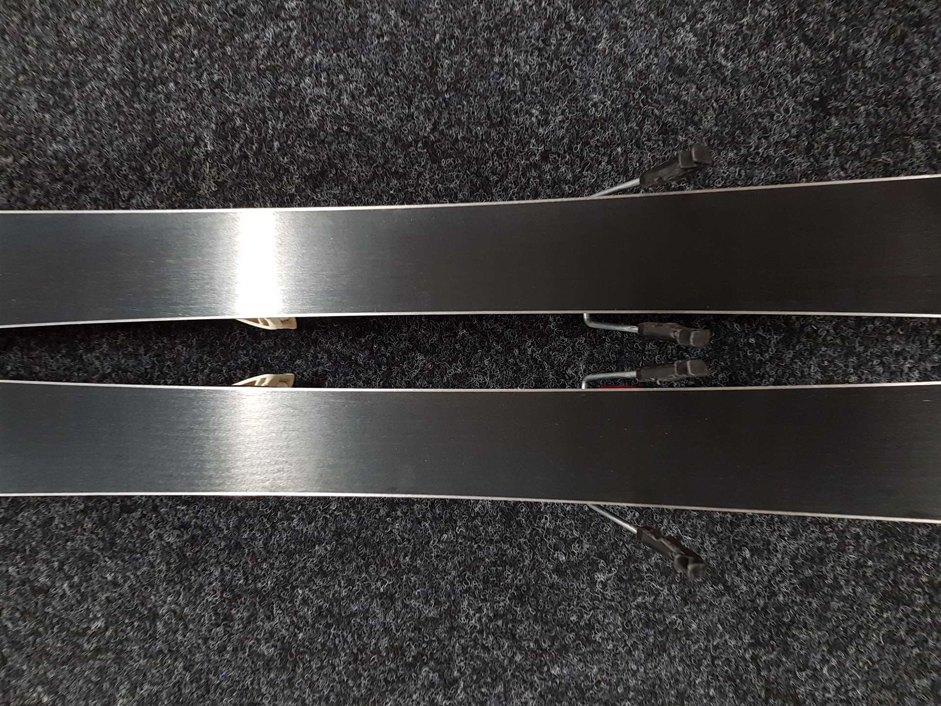 Použité lyže ATOMIC Redster Bend X  + viazanie Atomic XTE 4,5