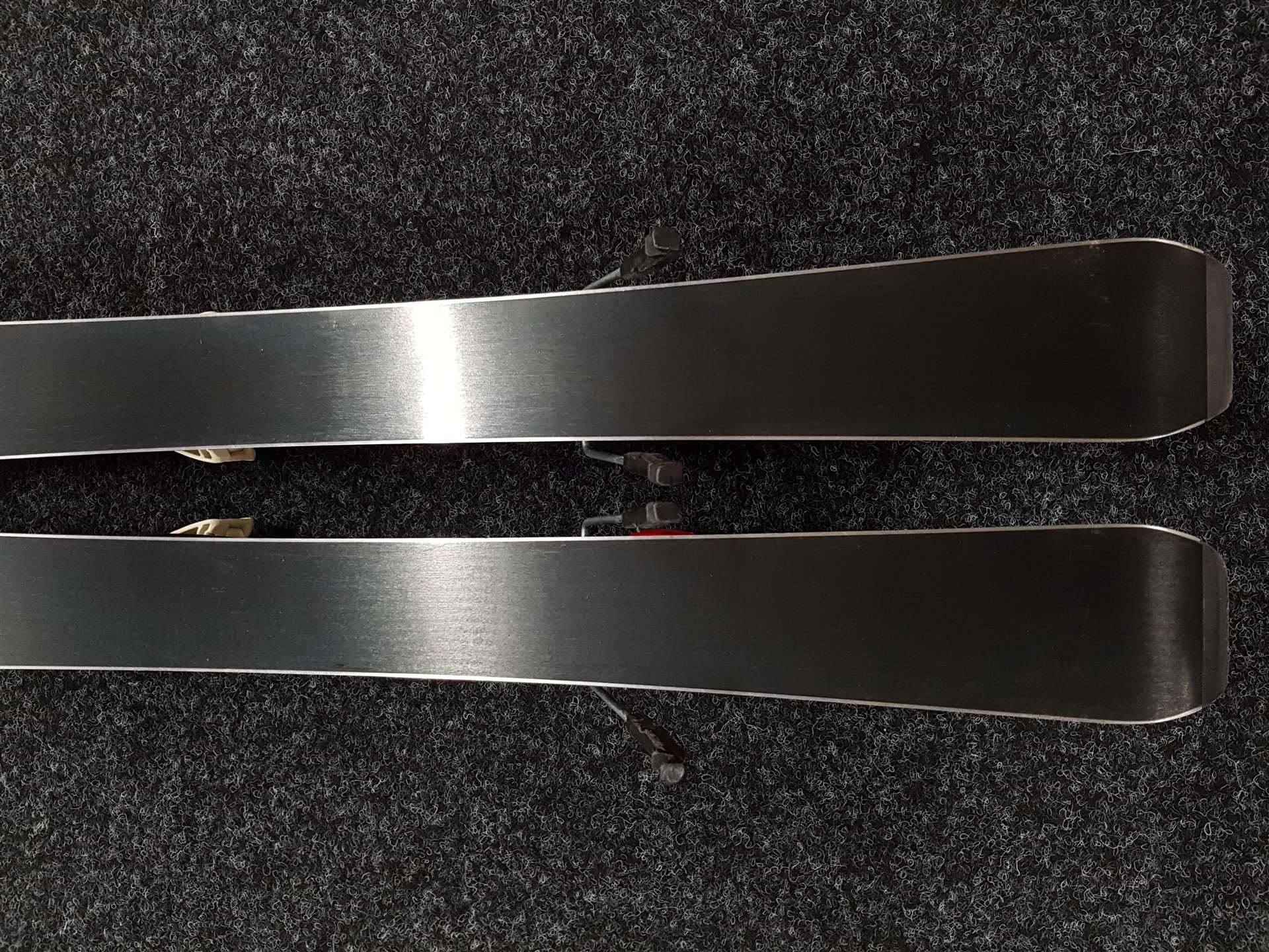 Použité lyže ATOMIC Redster Bend X  + viazanie Atomic XTE 4,5