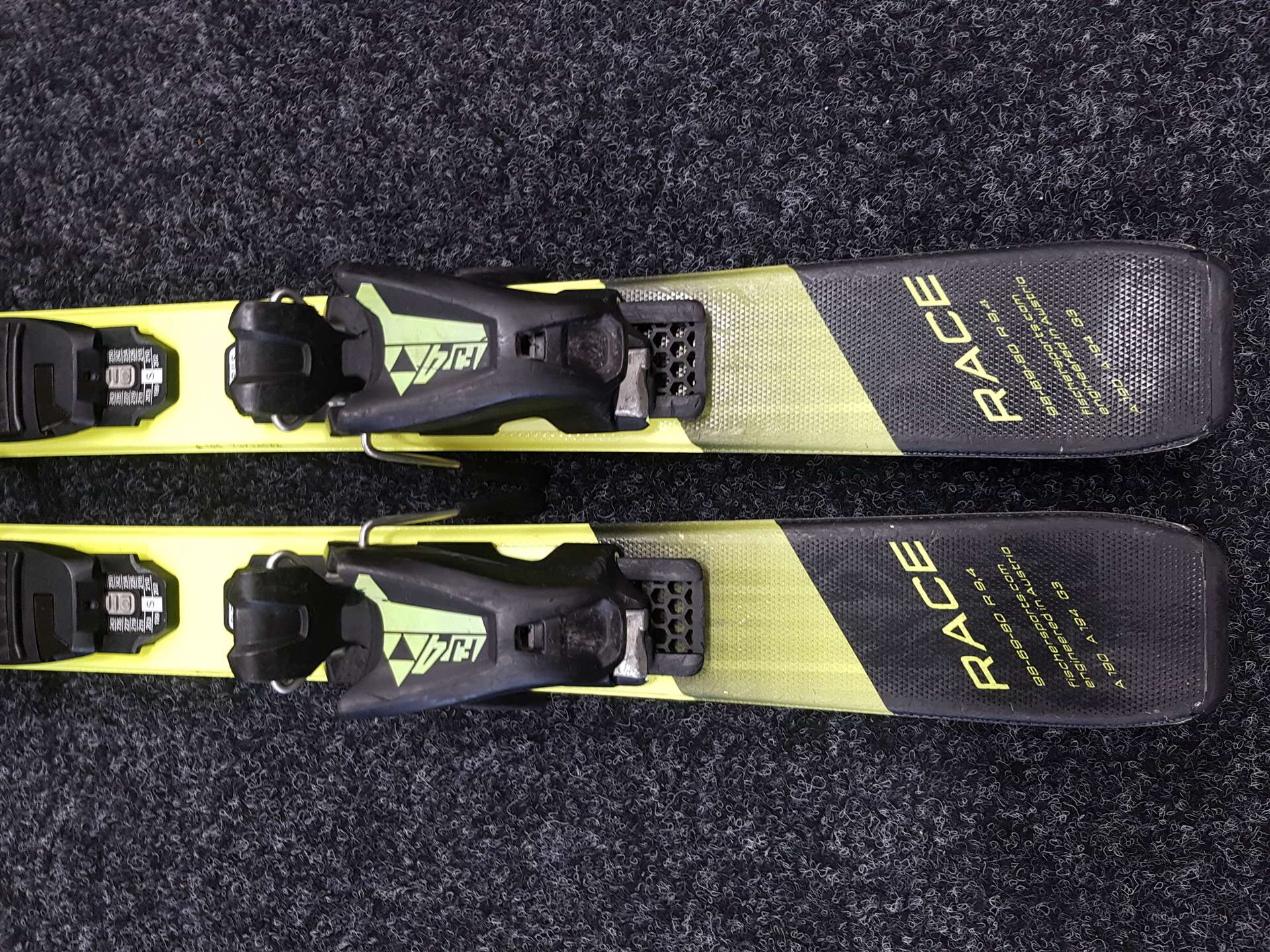 Použité detské lyže FISCHER RC 4 Race JR + viazanie Fischer FJ 4
