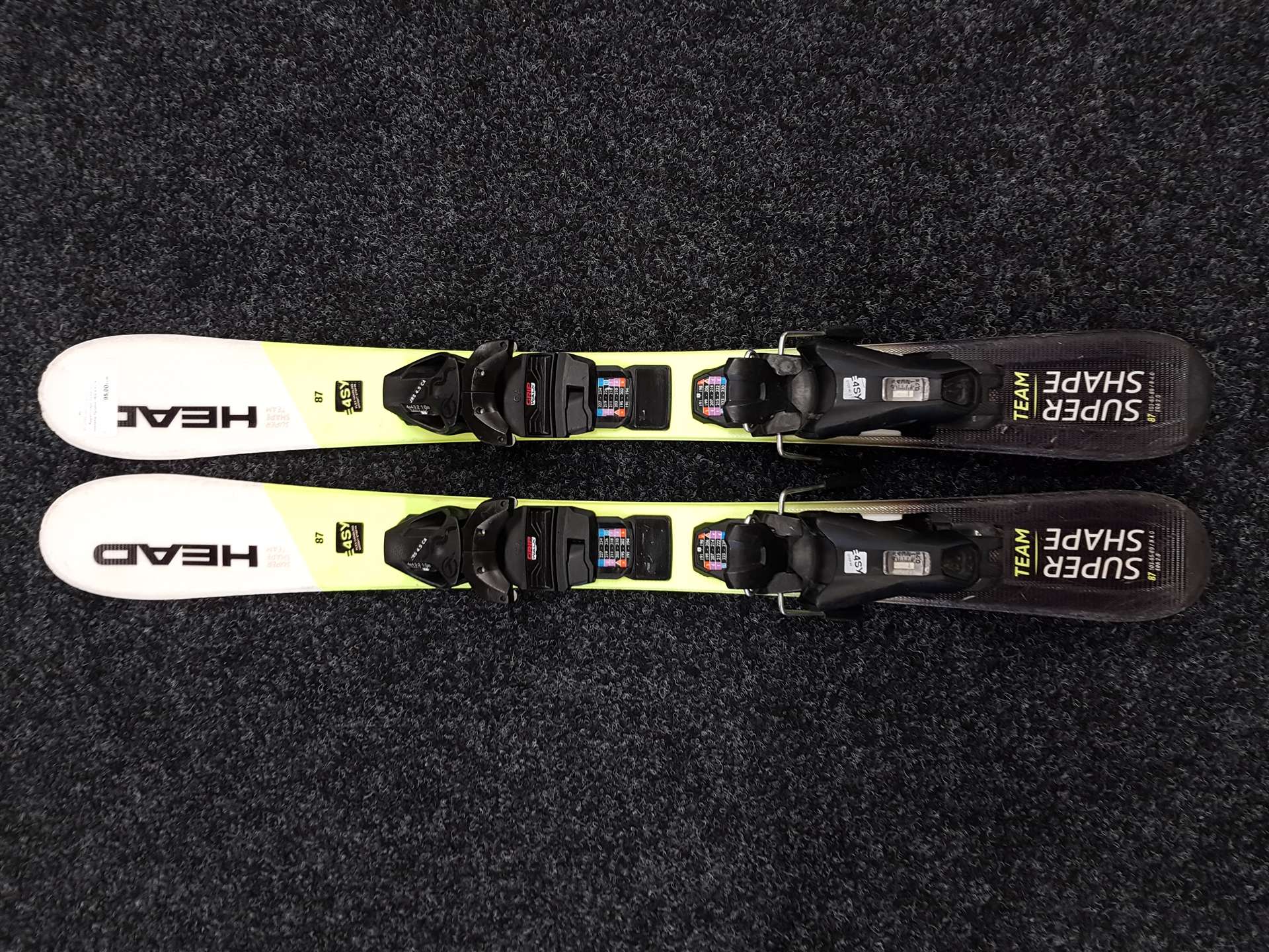 Použité detské lyže HEAD Supershape Team + viazanie Tyrolia JRS 4.5 CA