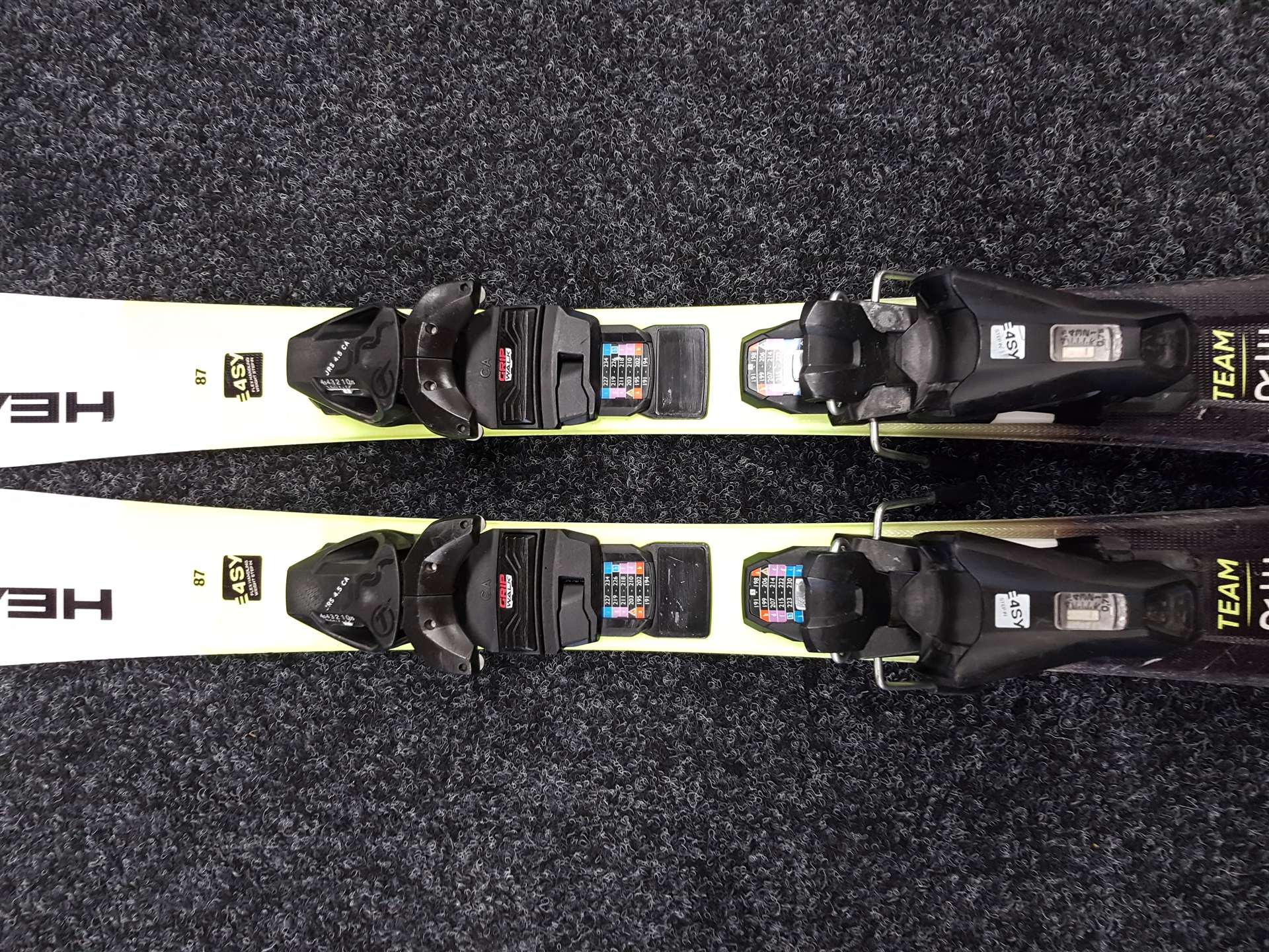 Použité detské lyže HEAD Supershape Team + viazanie Tyrolia JRS 4.5 CA