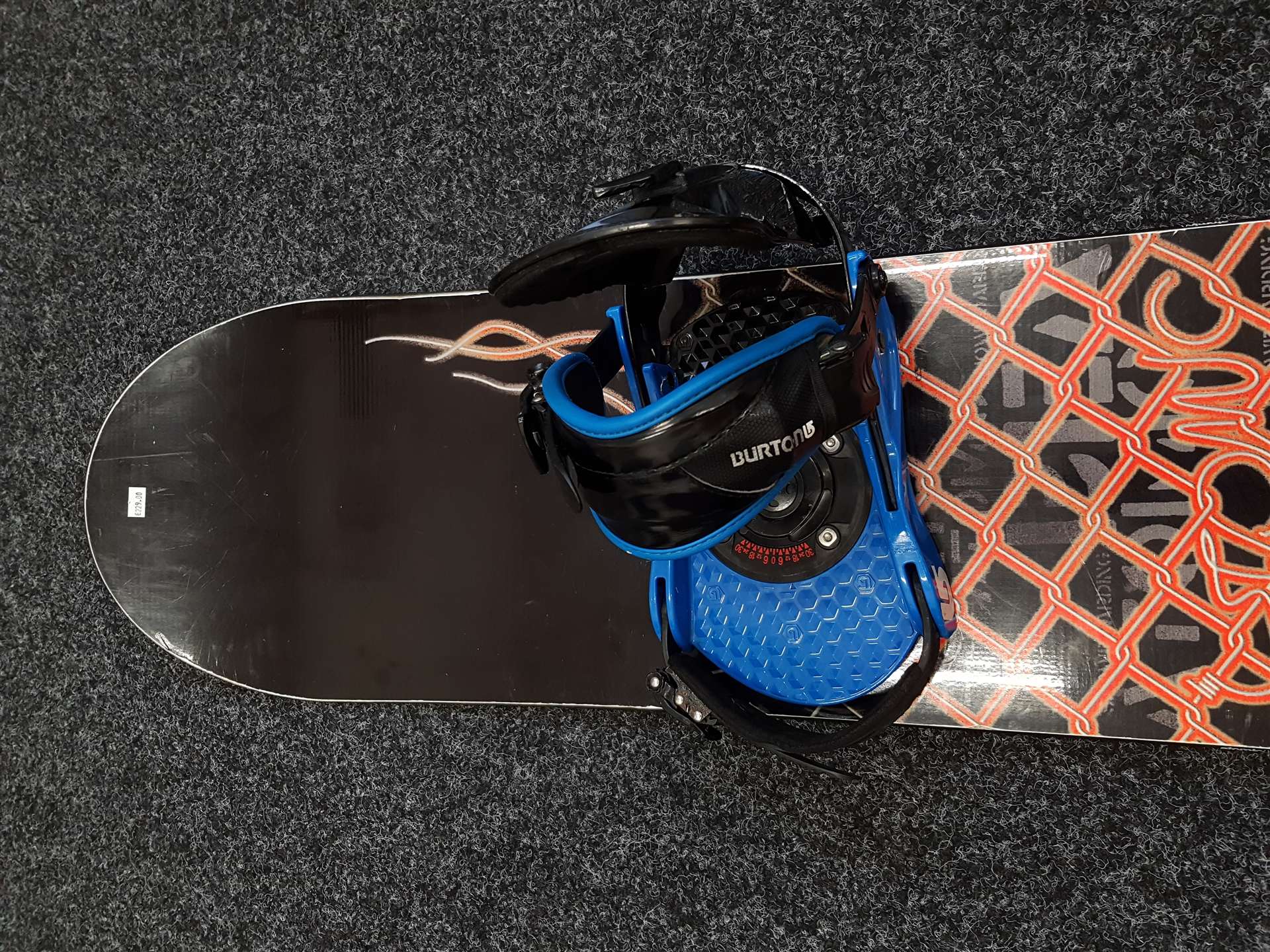 Použitý snowboard Atomic + viazanie BURTON veľkosť S