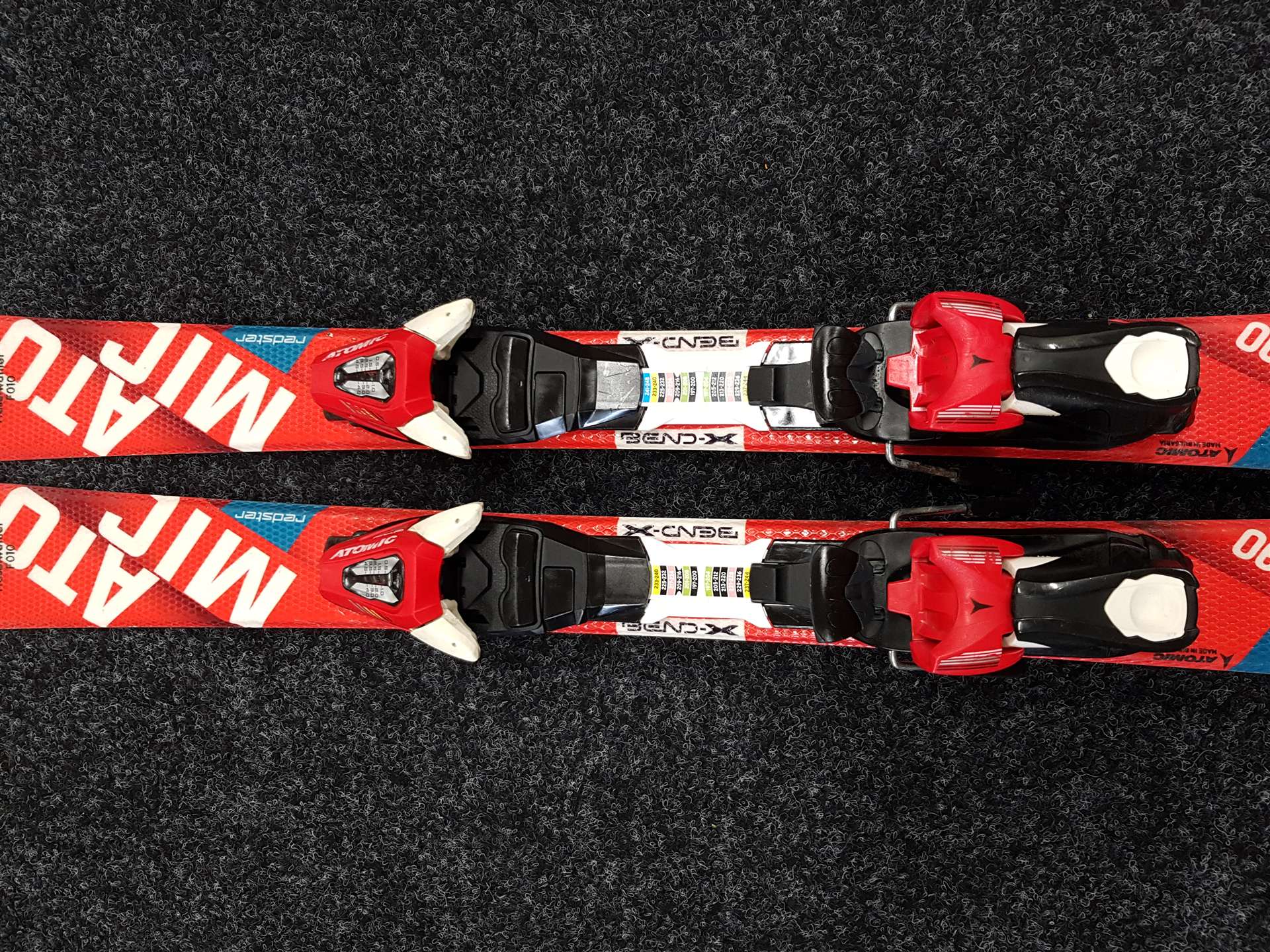 Použité detské lyže ATOMIC Redster XT 90 + viazanie Atomic XTE 45