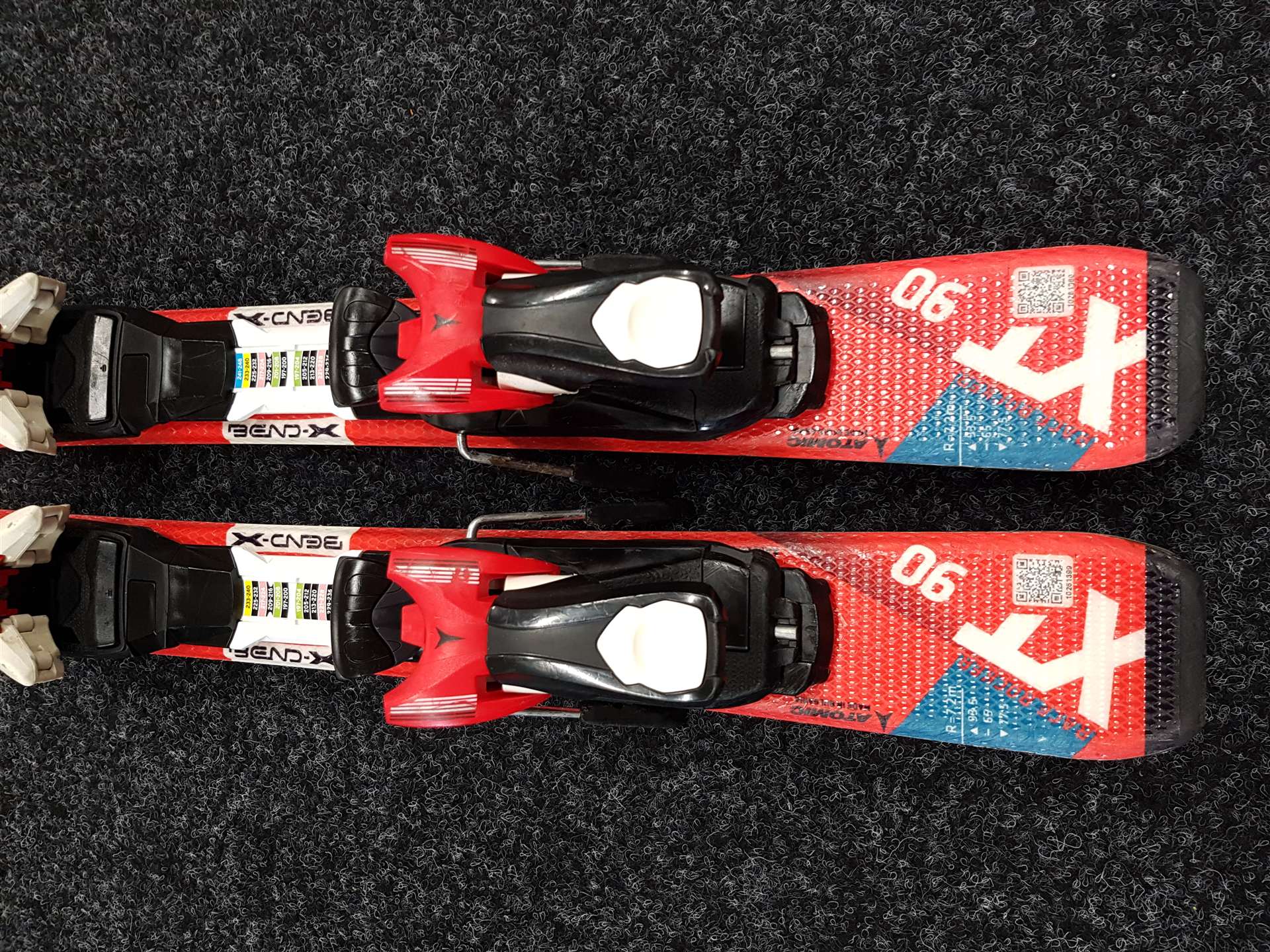 Použité detské lyže ATOMIC Redster XT 90 + viazanie Atomic XTE 45