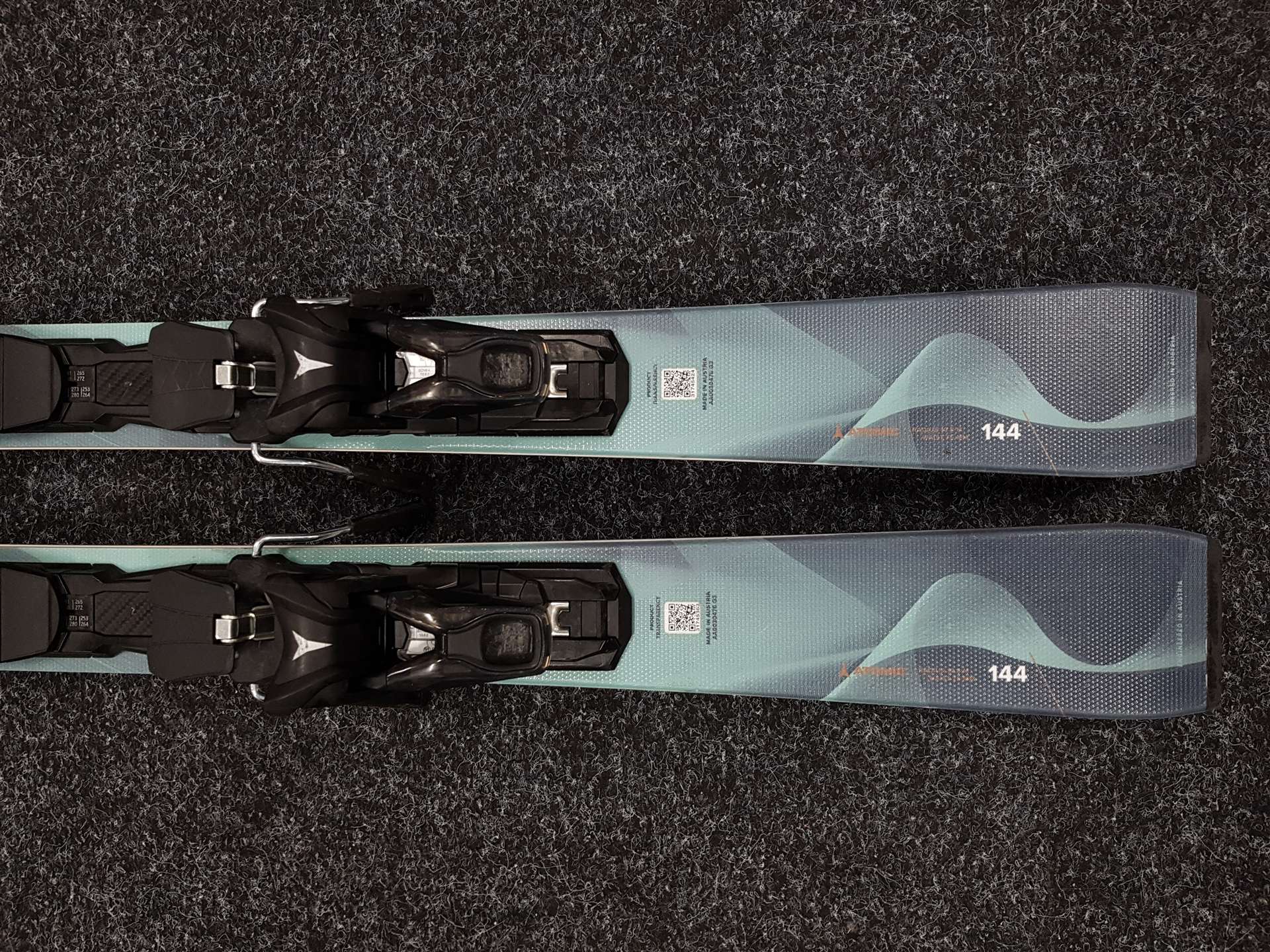 Použité lyže ATOMIC Cloud Q14 + viazanie Atomic M 12