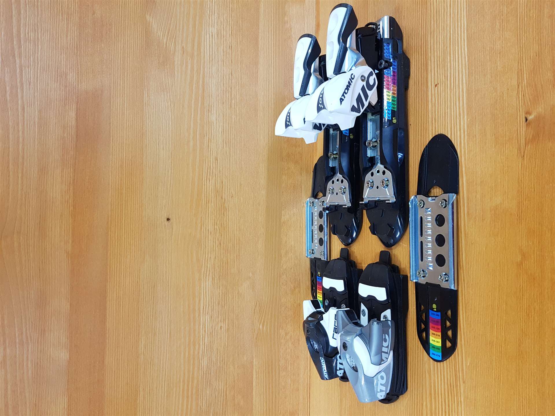 Použité viazanie Atomic Race 310++ (10 DIN)