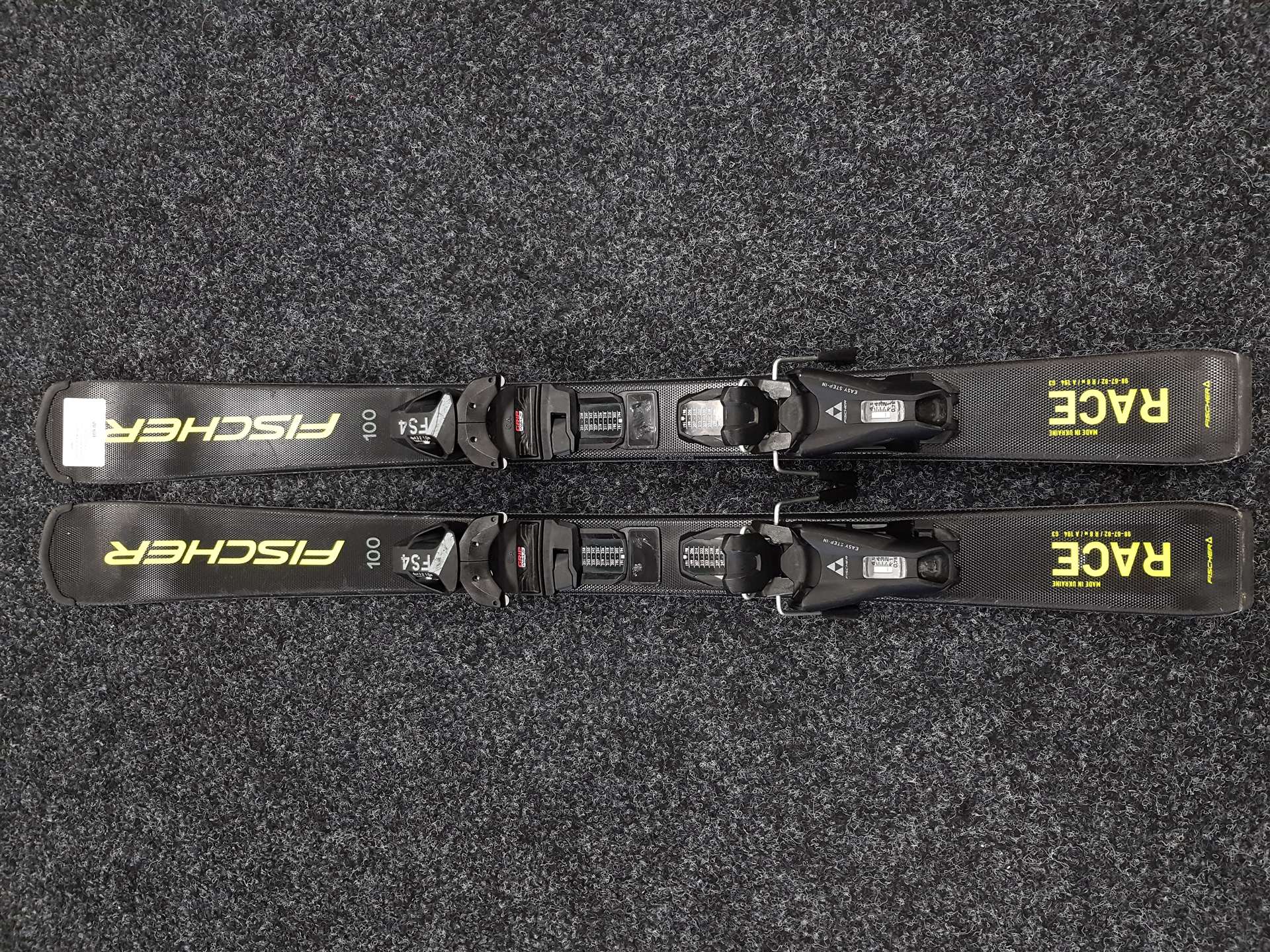 Použité detské lyže FISCHER Race + viazanie Fischer FS4