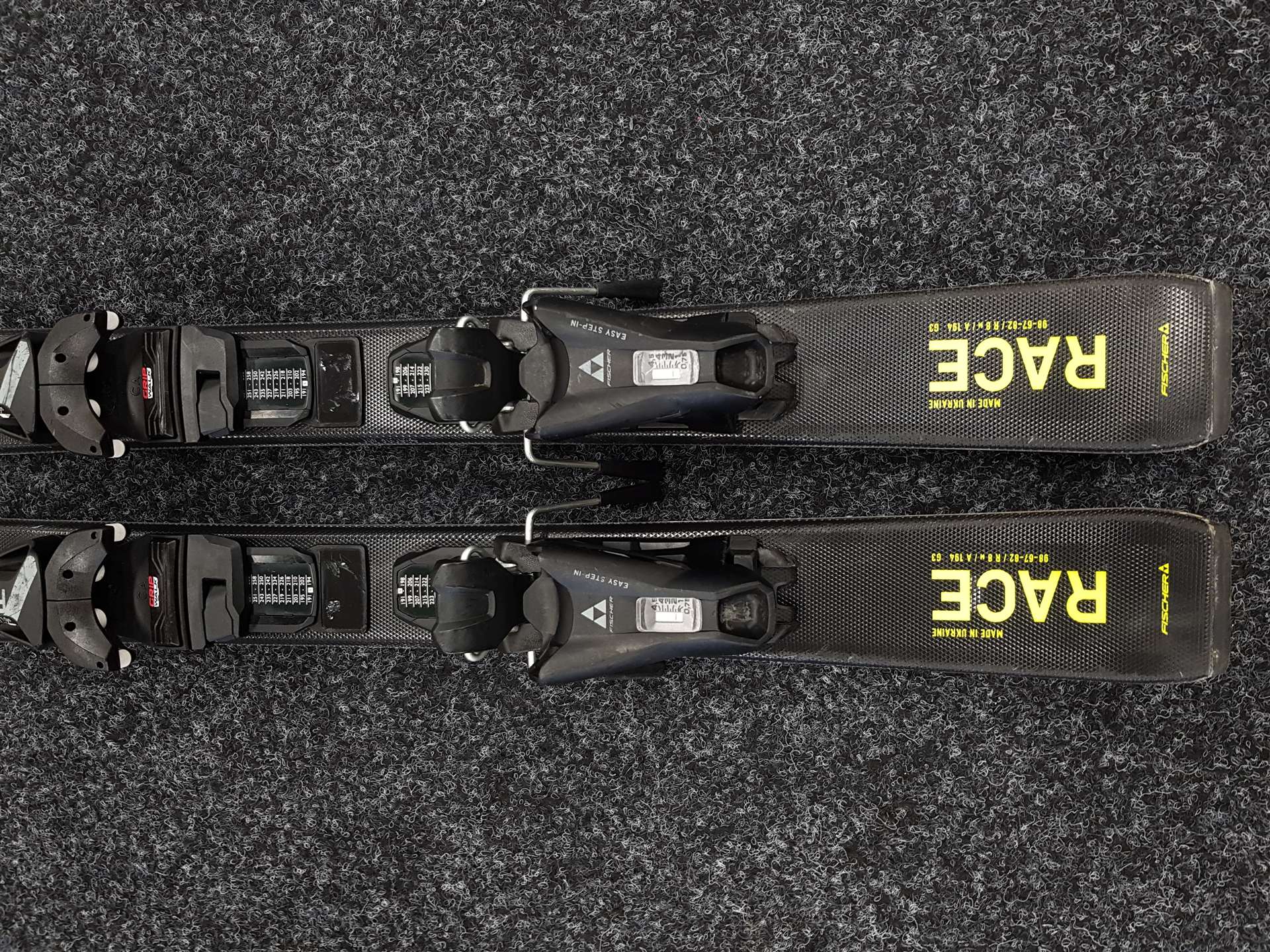 Použité detské lyže FISCHER Race + viazanie Fischer FS4