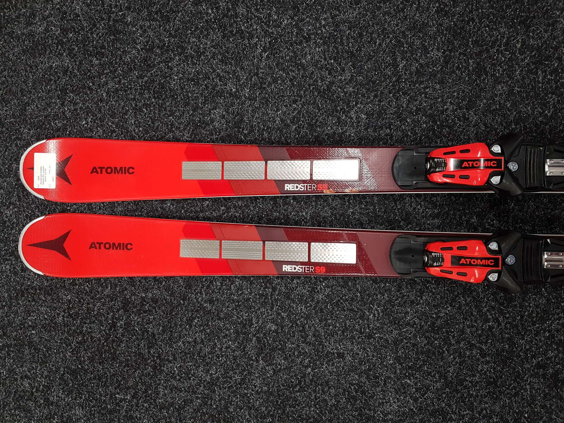 Použité lyže ATOMIC Redster S9 + viazanie Atomic X12 GW