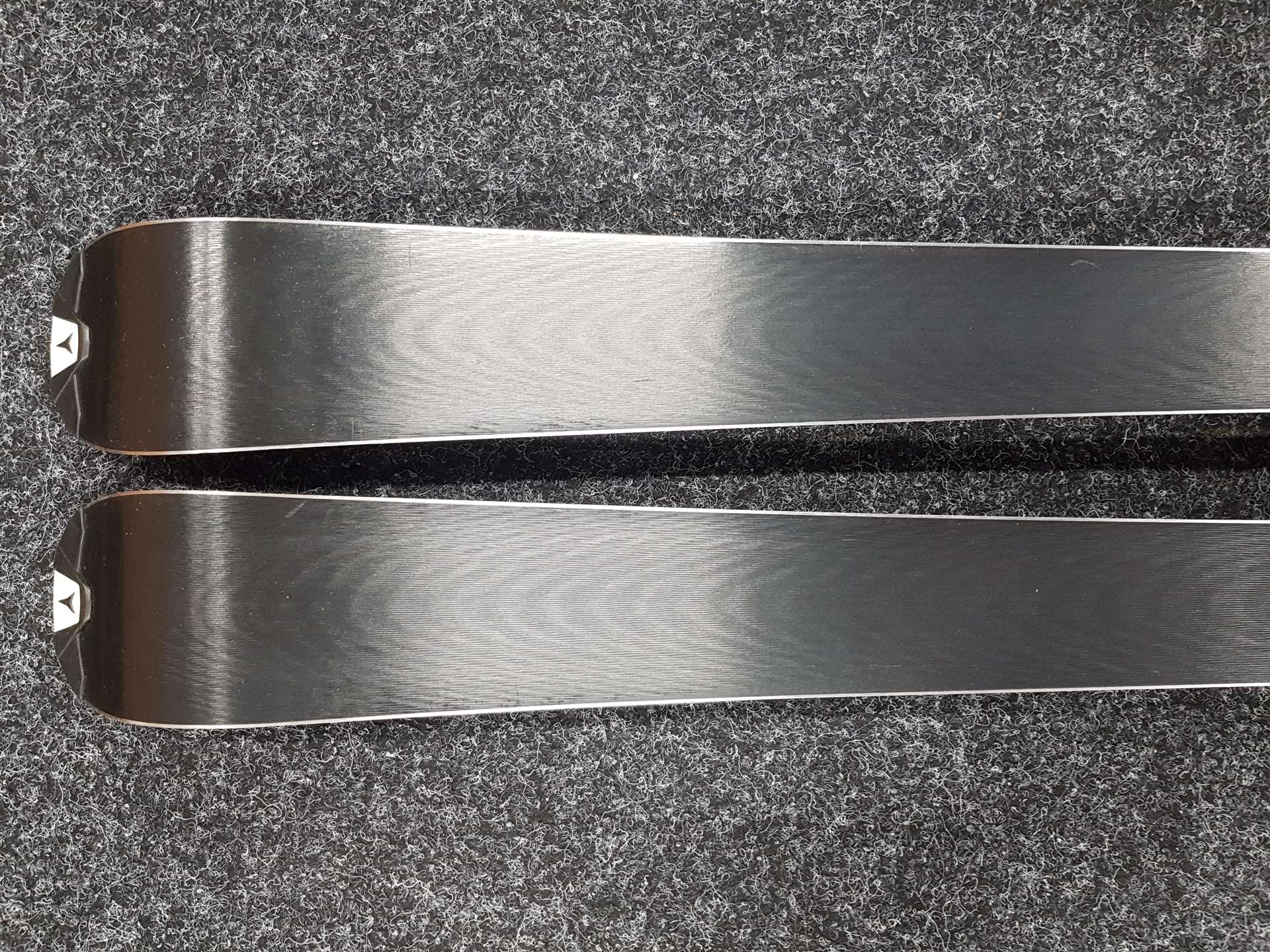 Použité lyže ATOMIC Race 8 + viazanie Atomic Ewox 4,5