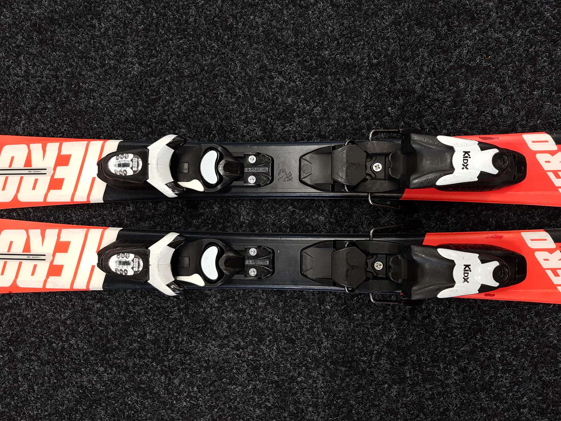 Použité detské lyže ROSSIGNOL Hero Junior Multi Event + viazanie Look Kidx 4,5