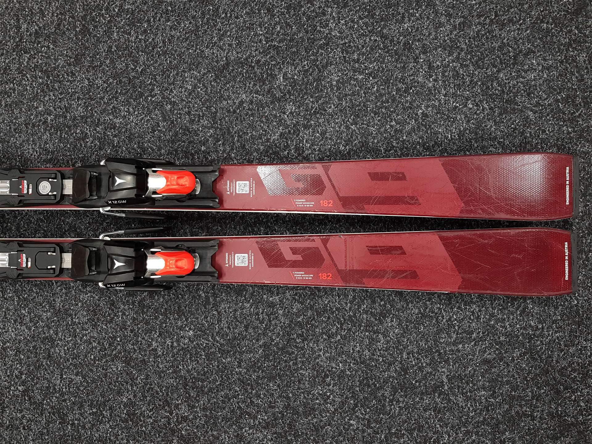 Použité lyže ATOMIC Redster G9 + viazanie Atomic X12 GW