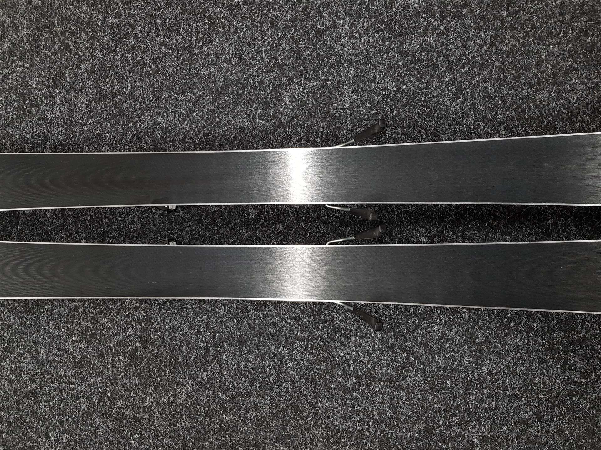Použité lyže ELAN Carve X + viazanie Elan EL 10