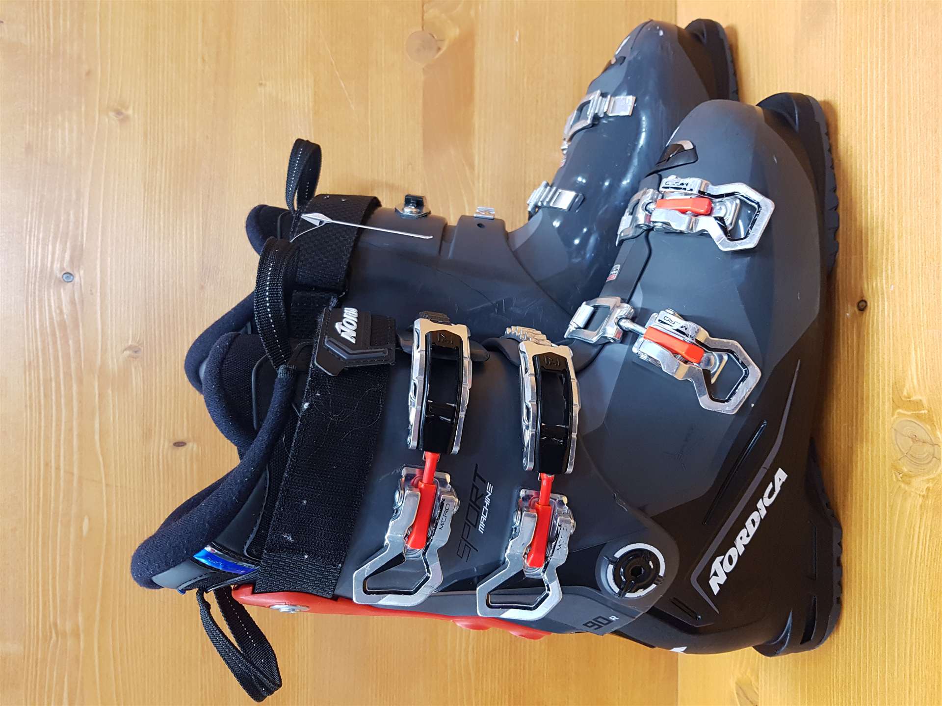 Použité lyžiarky NORDICA Sport Machine 90R