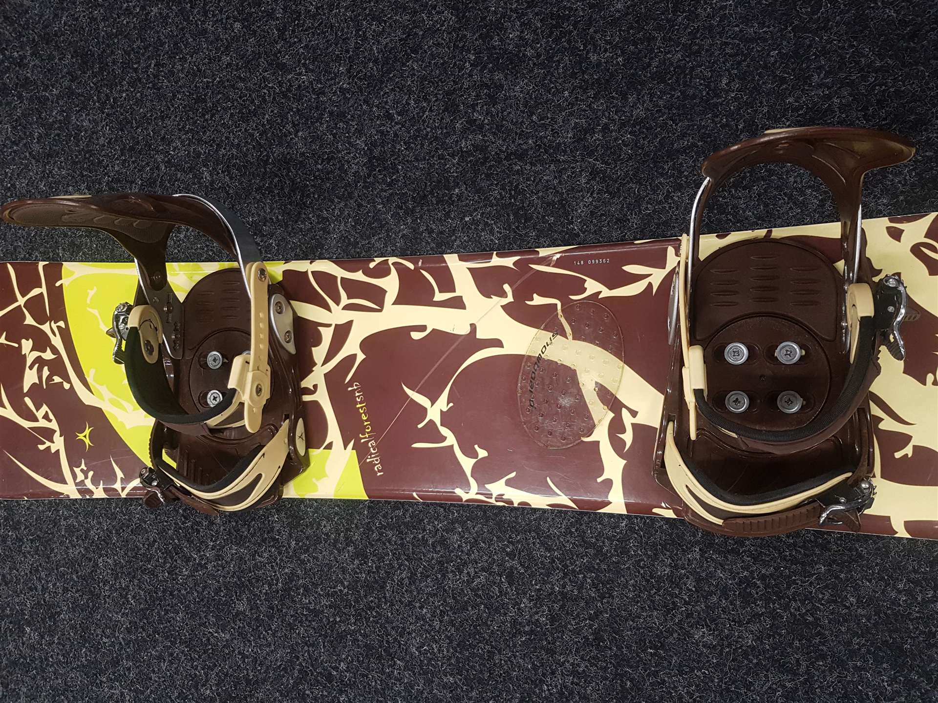 Použitý snowboard RADICAL Forest  + viazanie Radical veľkosť L