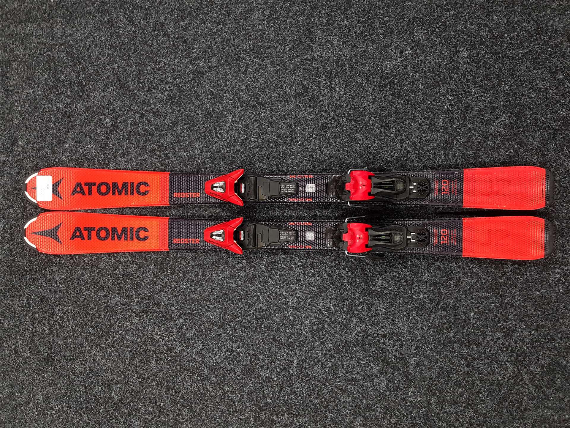 Použité detské lyže ATOMIC Redster J2 + viazanie Atomic C5
