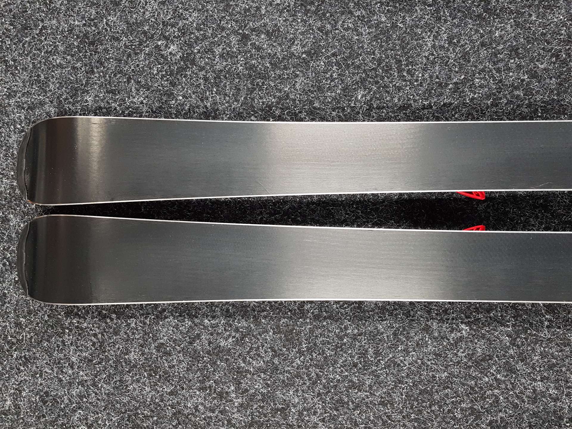 Použité detské lyže ATOMIC Redster J2 + viazanie Atomic C5
