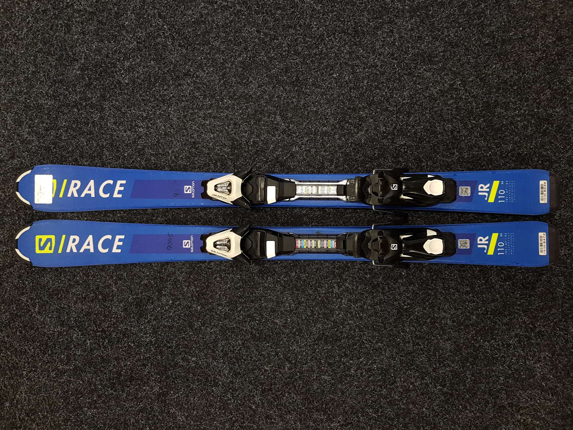 Použité detské lyže SALOMON S/RACE  + viazanie Salomon 4,5