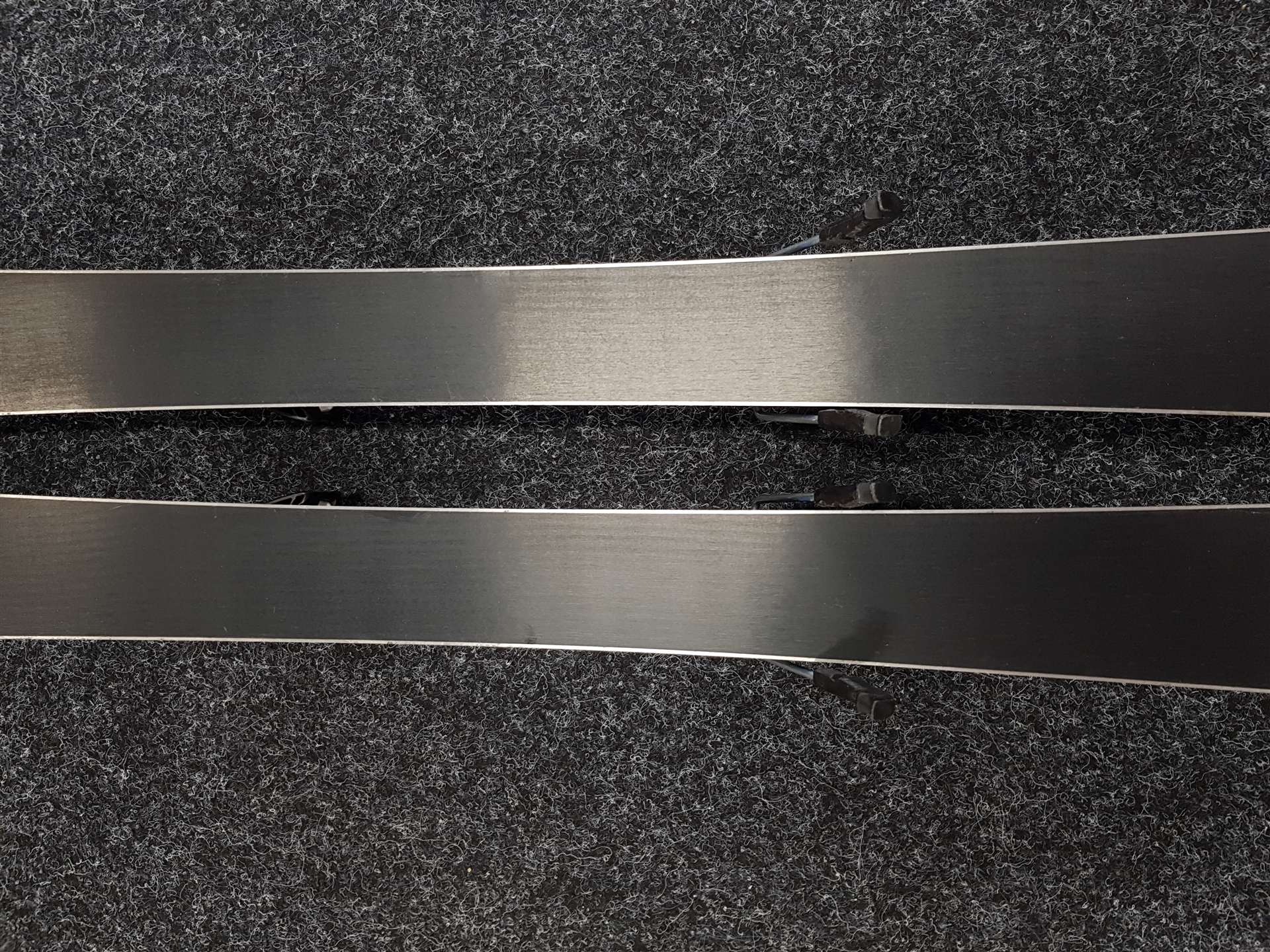 Použité detské lyže SALOMON S/RACE  + viazanie Salomon 4,5