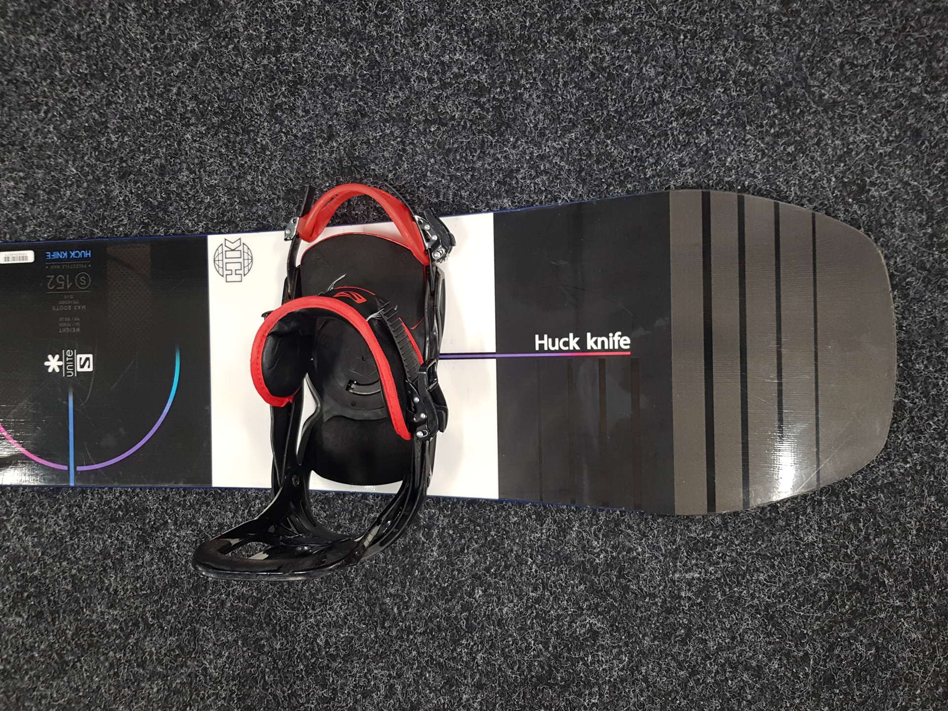 Použitý snowboard SALOMON Huck Knife + viazanie Salomon veľkosť M