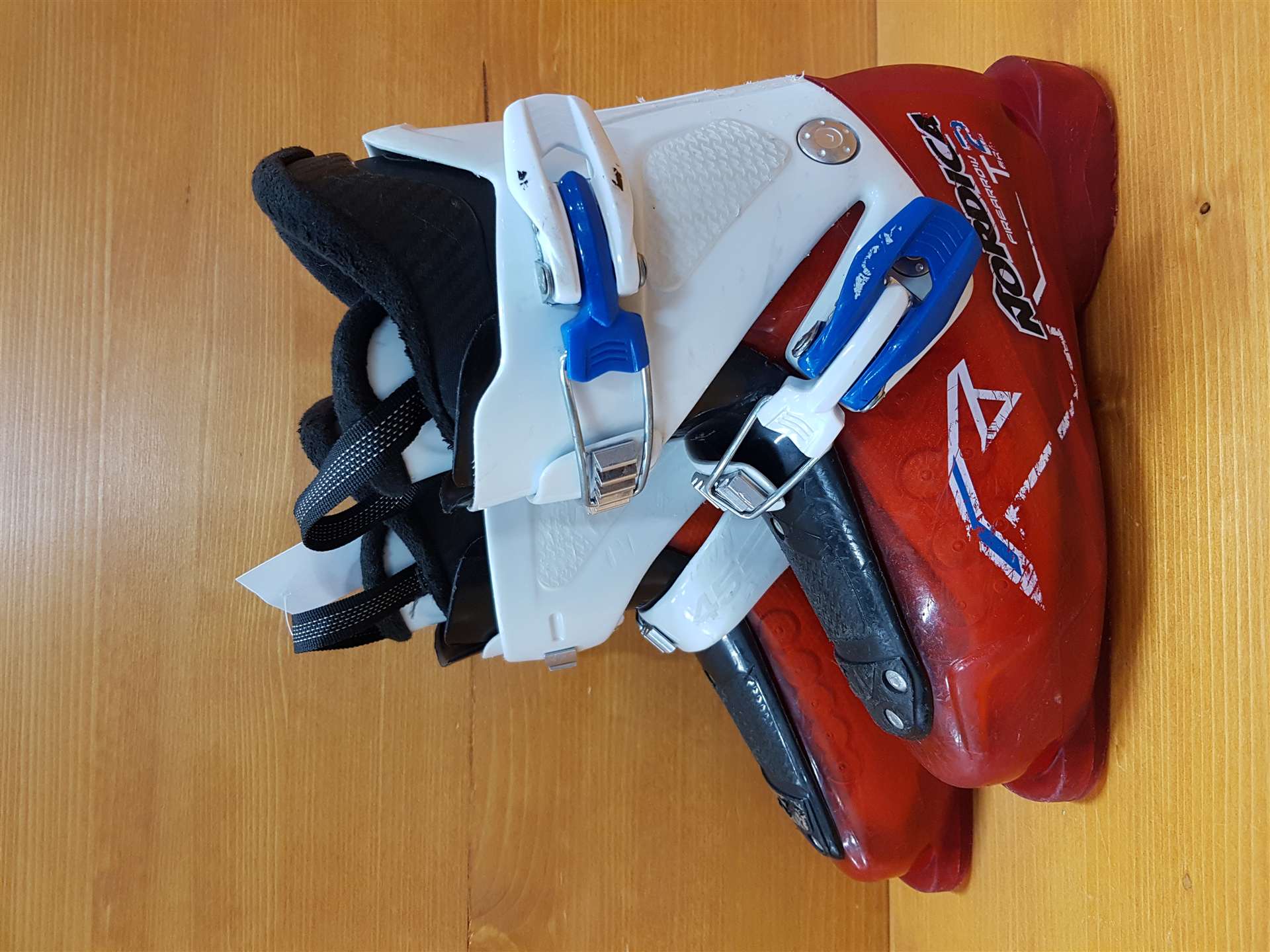 Použité lyžiarky NORDICA Firearrow Team 2