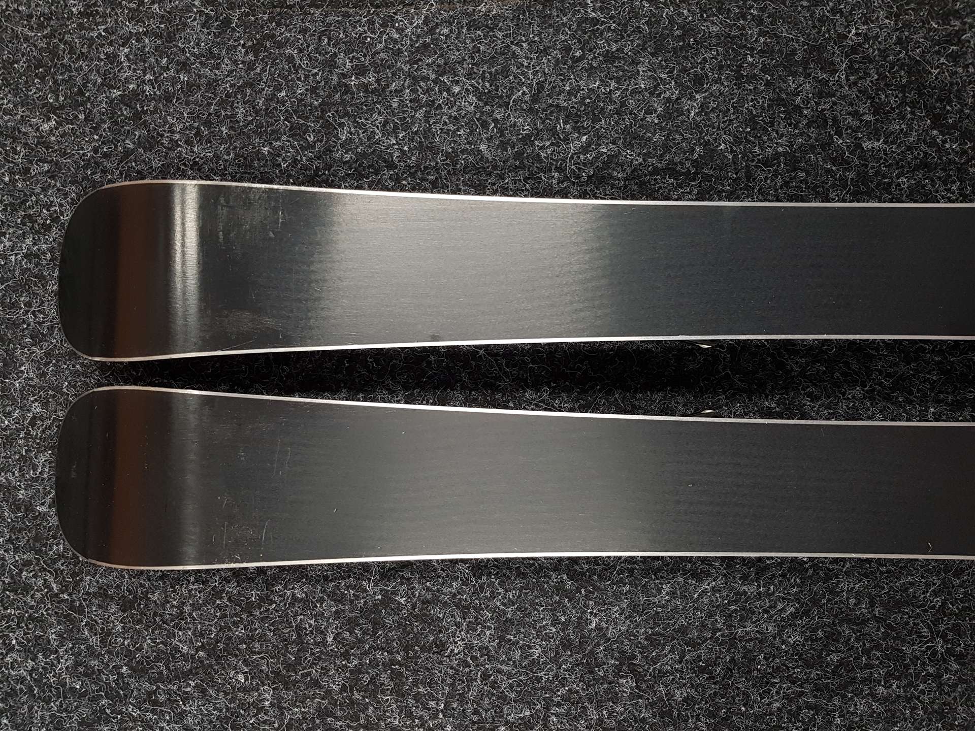 Použité detské lyže ATOMIC Race + viazanie Atomic 4,5