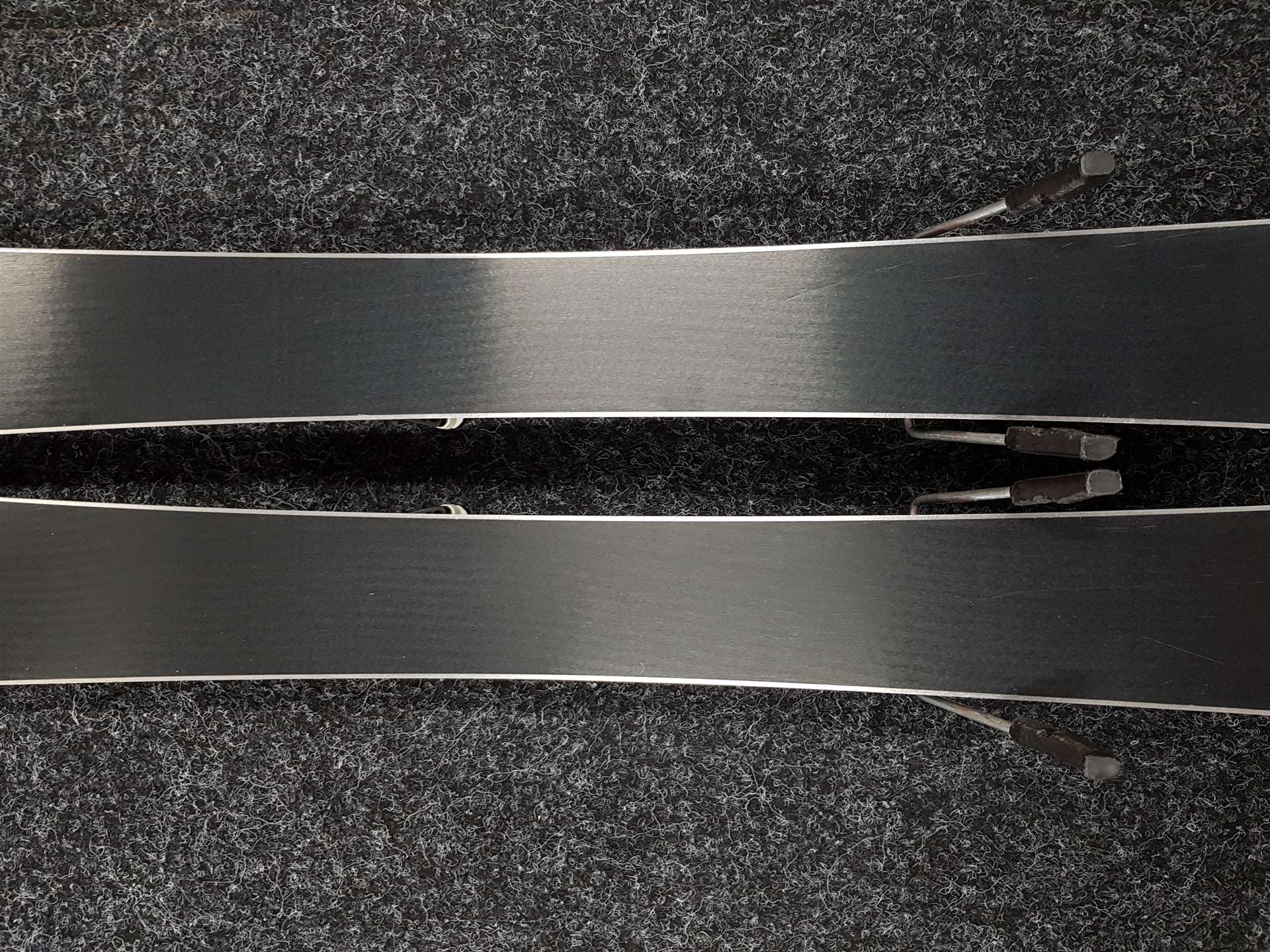 Použité detské lyže ATOMIC Race + viazanie Atomic 4,5