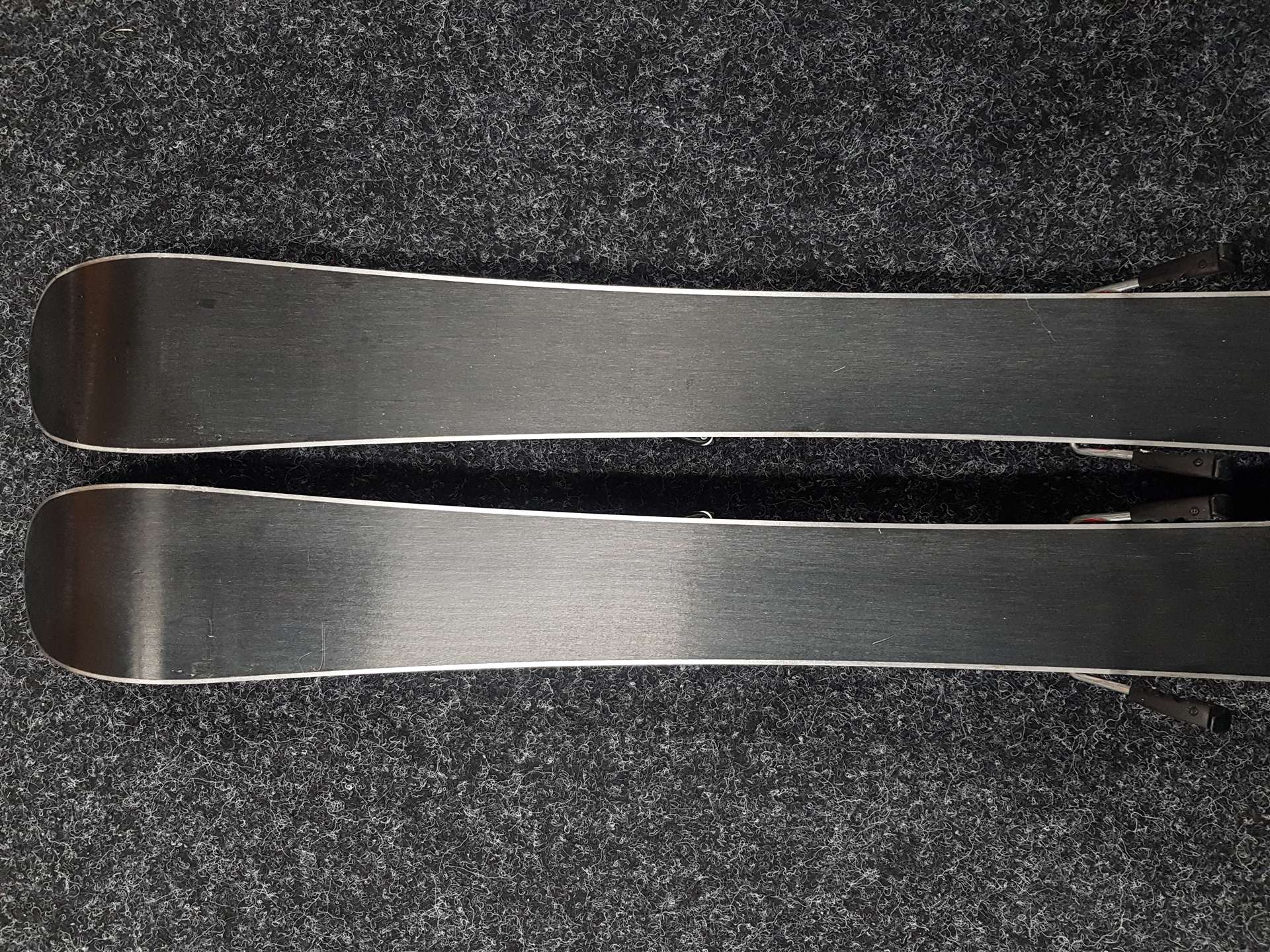 Použité detské lyže SPORTEN Gangster + viazanie Tyrolia SX 4,5