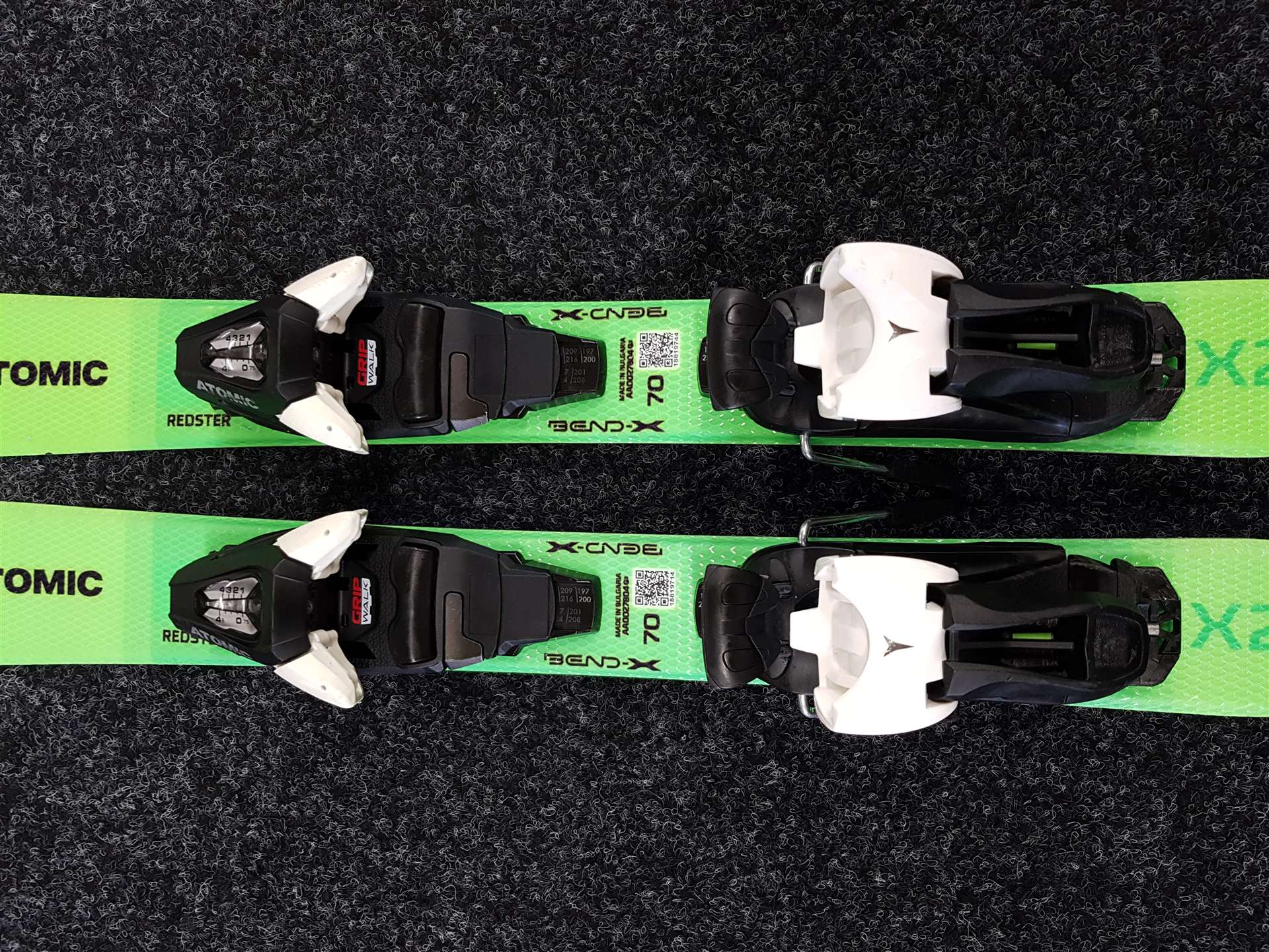 Použité detské lyže ATOMIC Redster X2 + viazanie Atomic 5