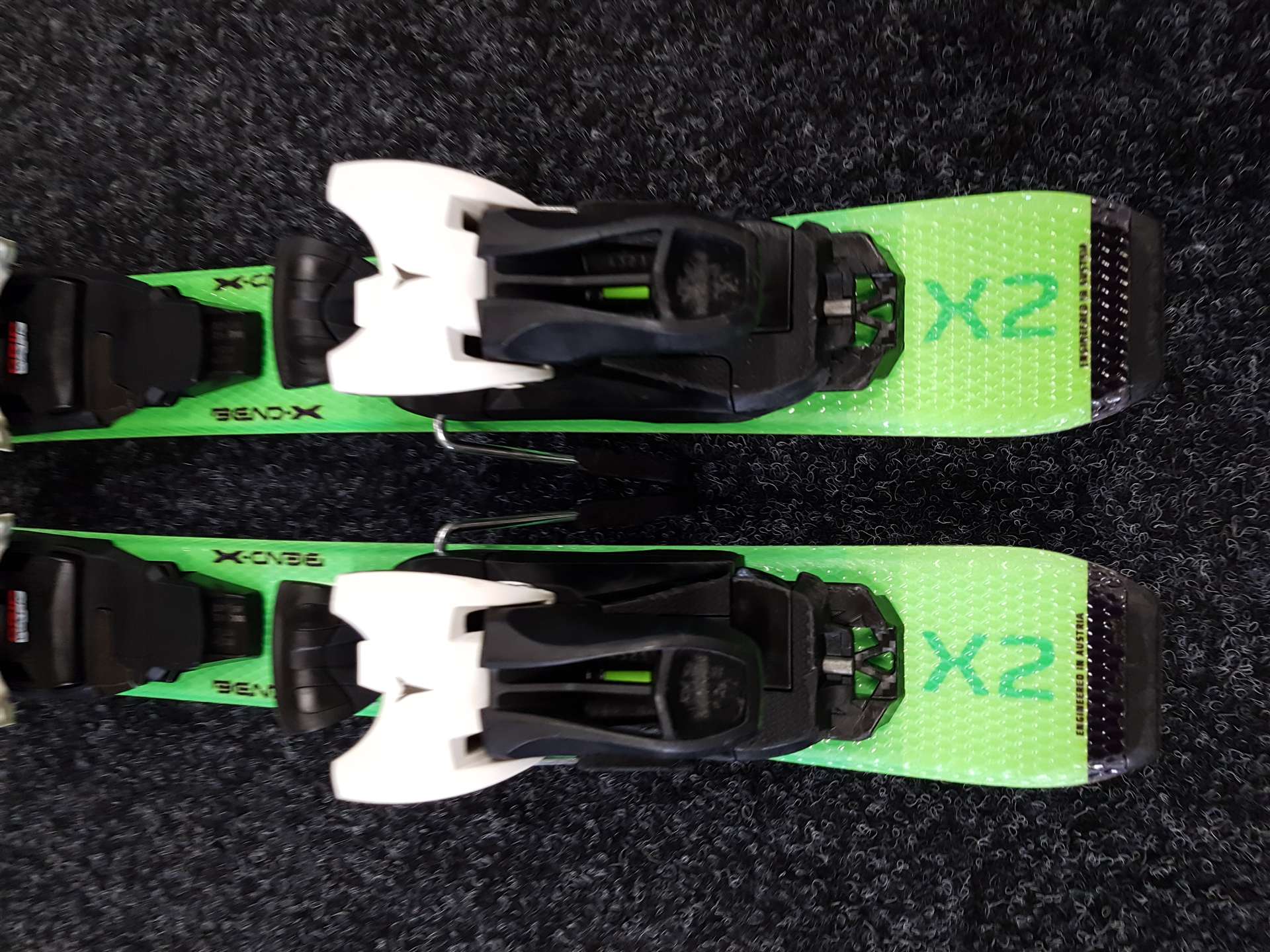 Použité detské lyže ATOMIC Redster X2 + viazanie Atomic 5