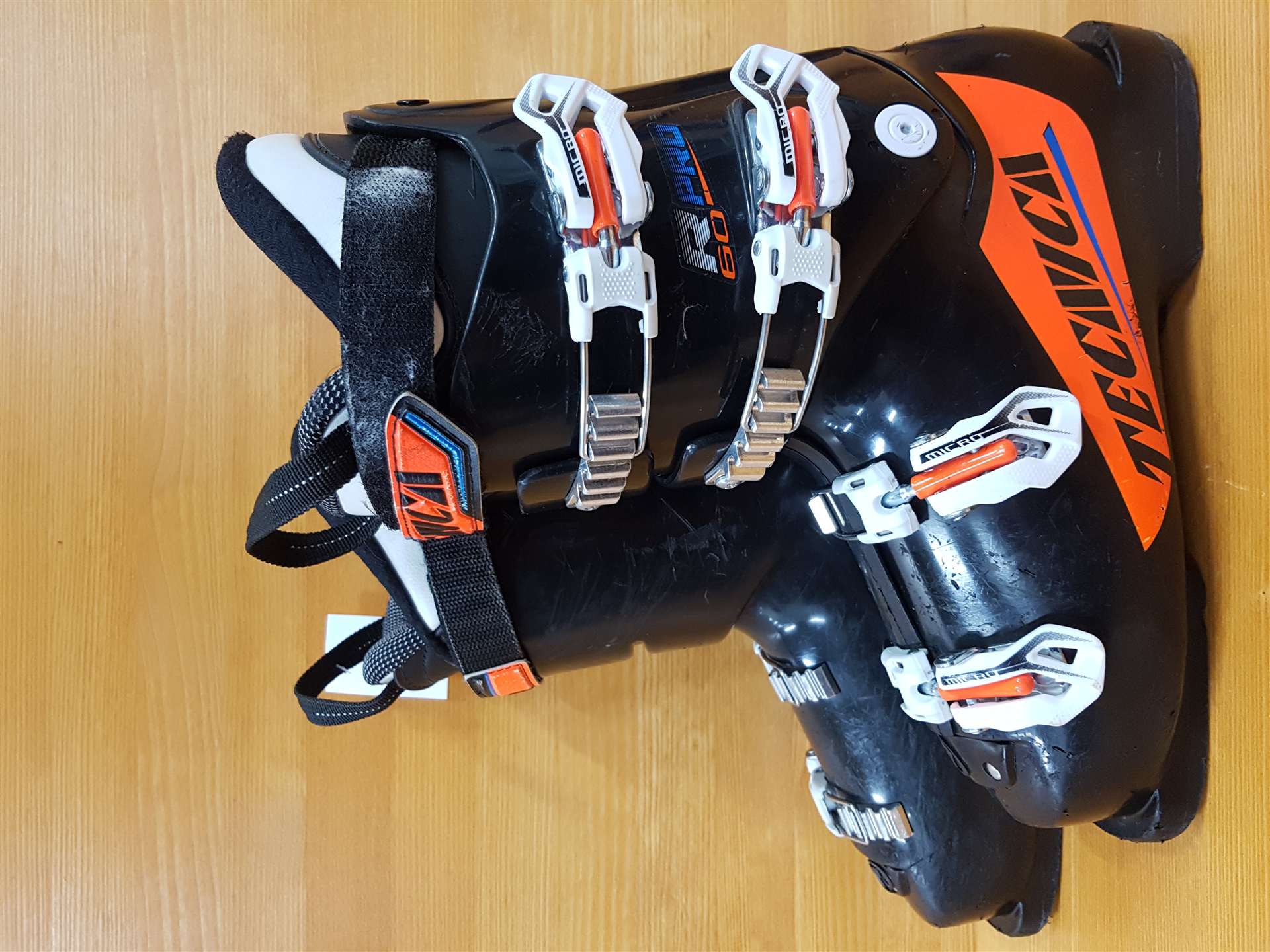 Použité lyžiarky TECNICA R Pro 60