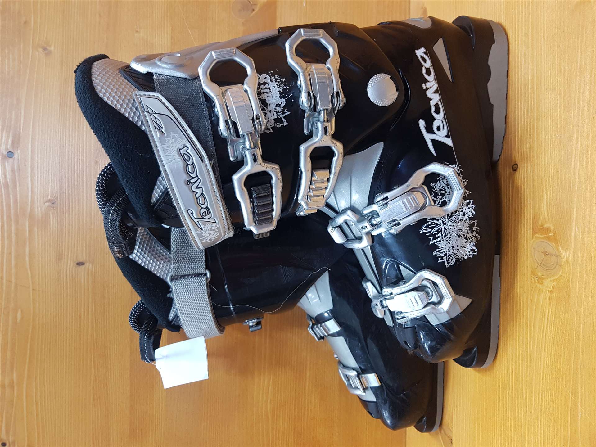 Použité lyžiarky TECNICA Esprit 8 RT+