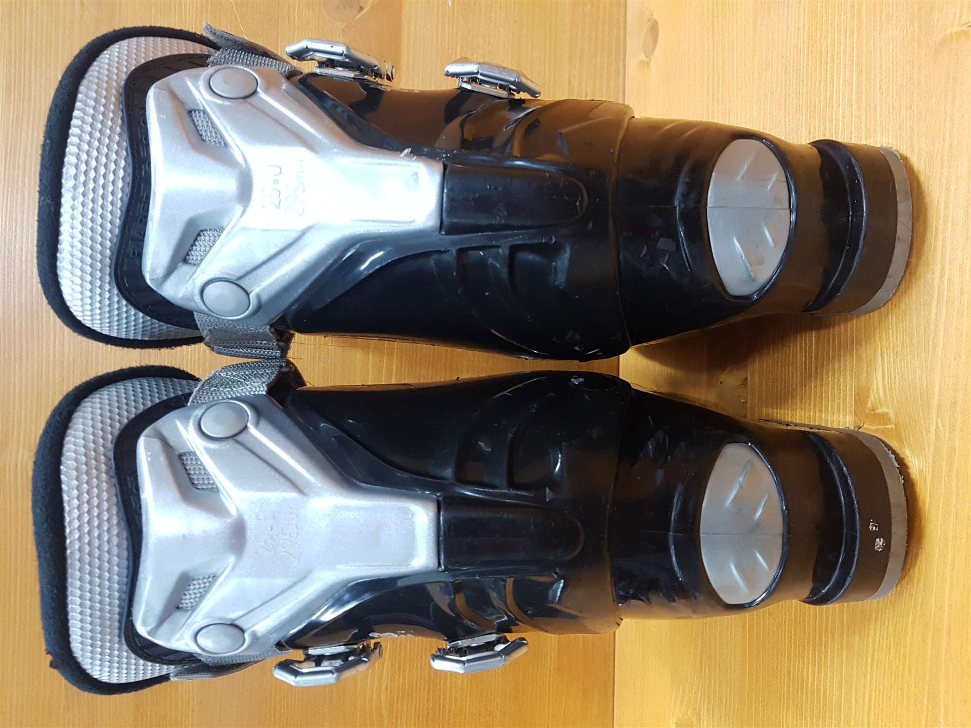 Použité lyžiarky TECNICA Esprit 8 RT+