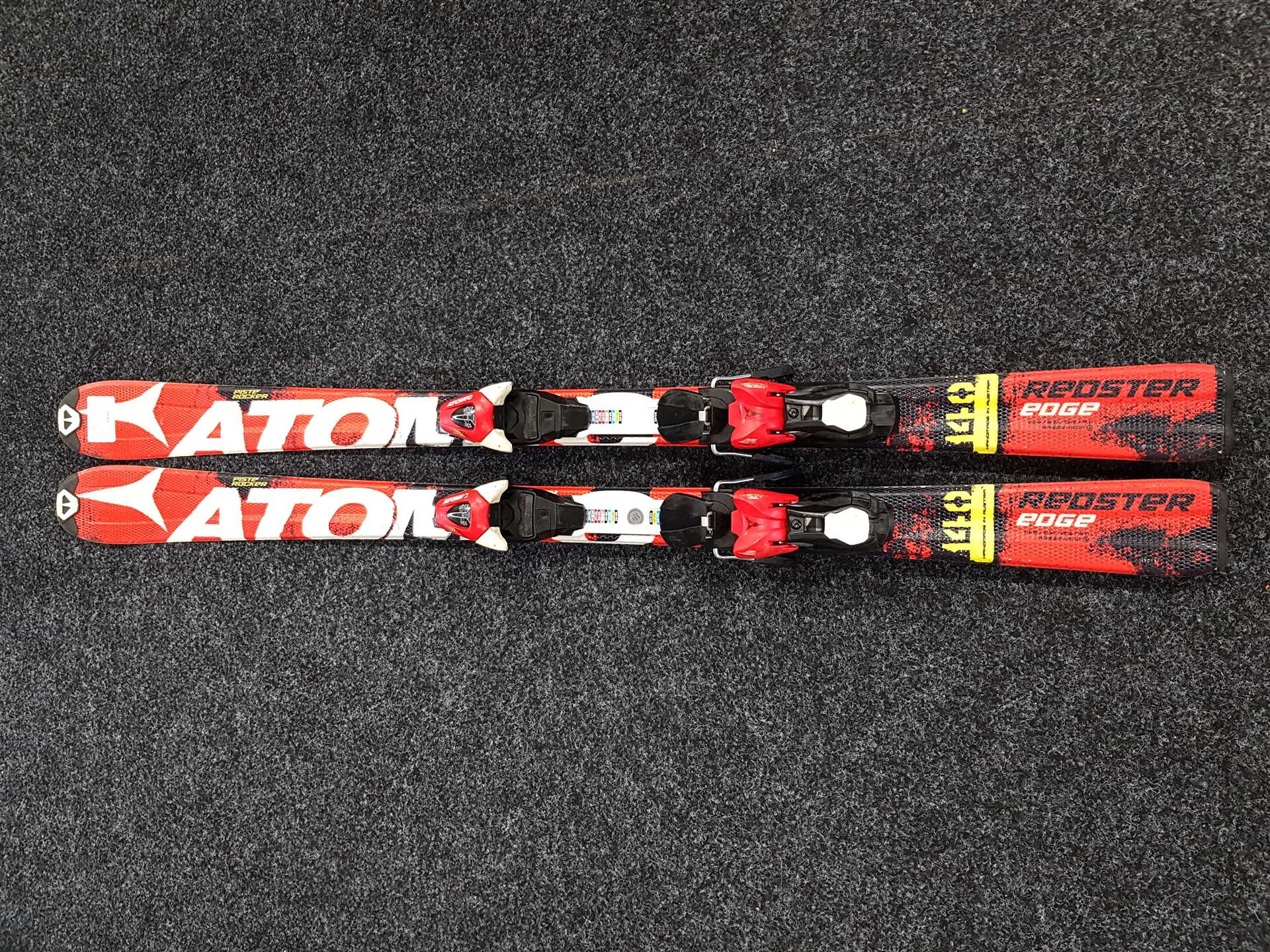 Použité lyže ATOMIC Redster Edge + viazanie Atomic XTE 7