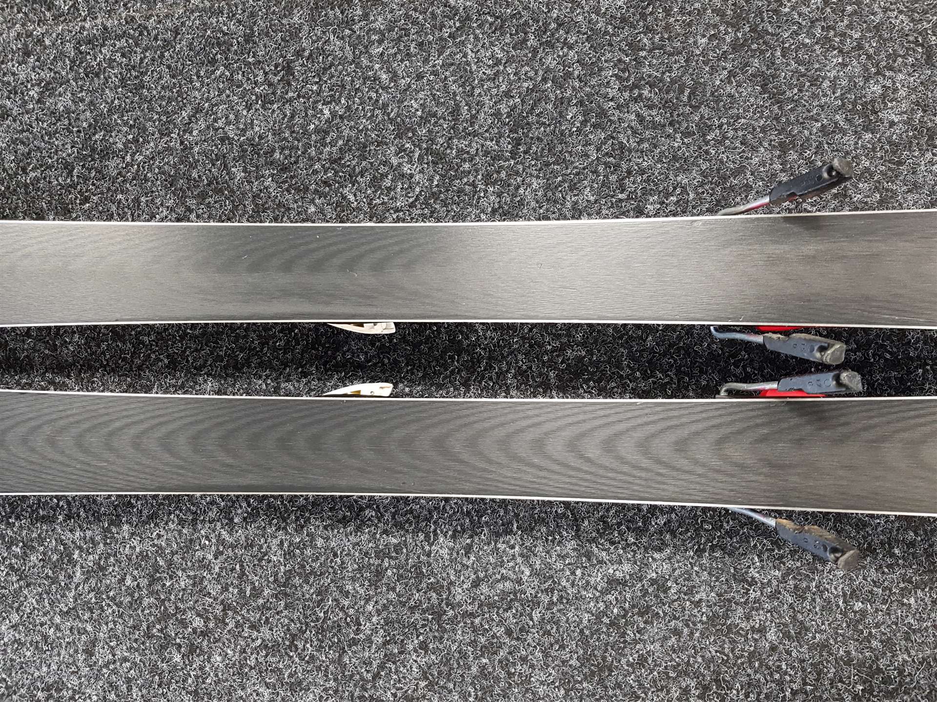 Použité lyže ATOMIC Redster Edge + viazanie Atomic XTE 7