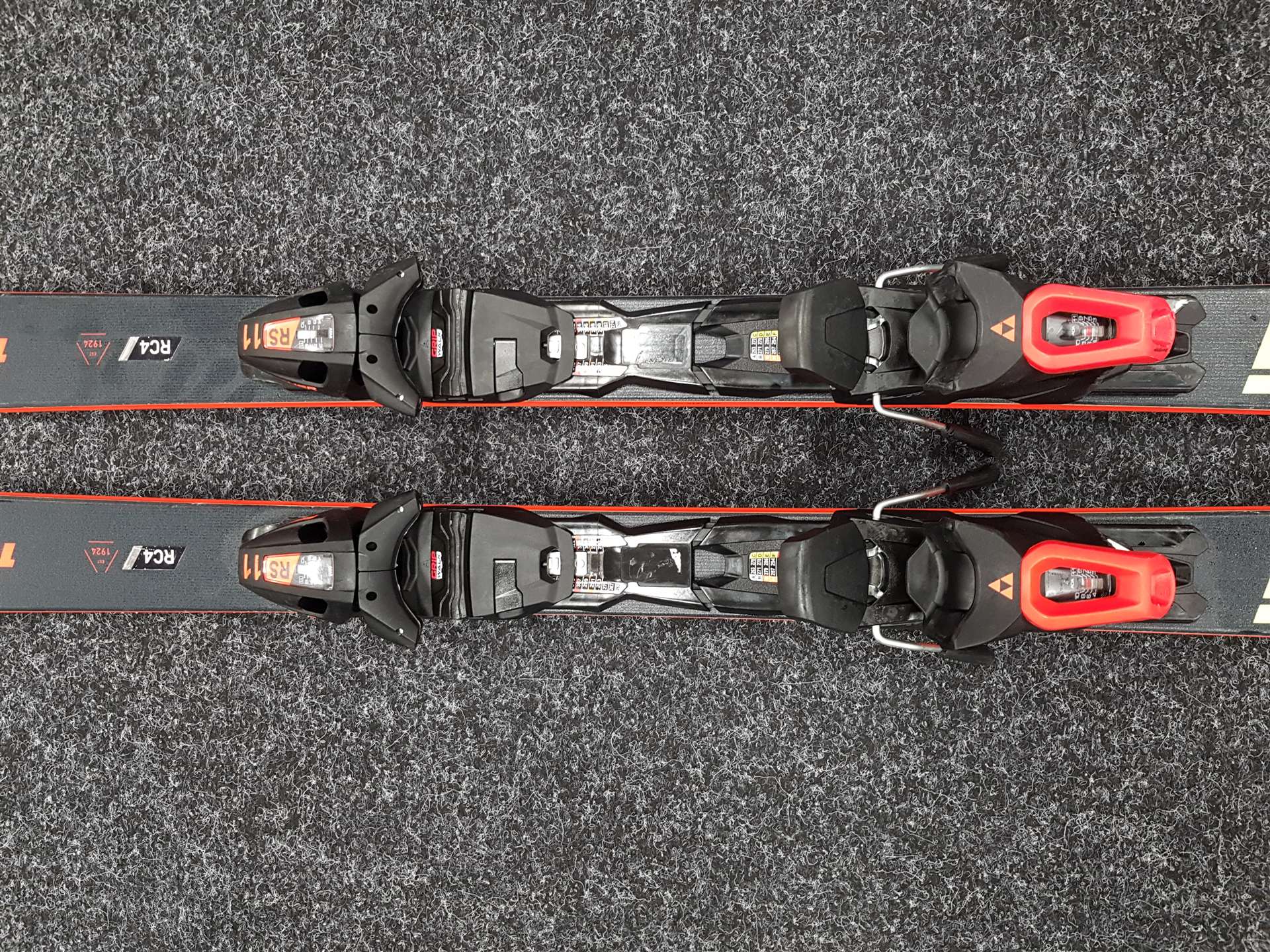 Použité lyže FISCHER The Curv RC4 + viazanie Fischer RS 11