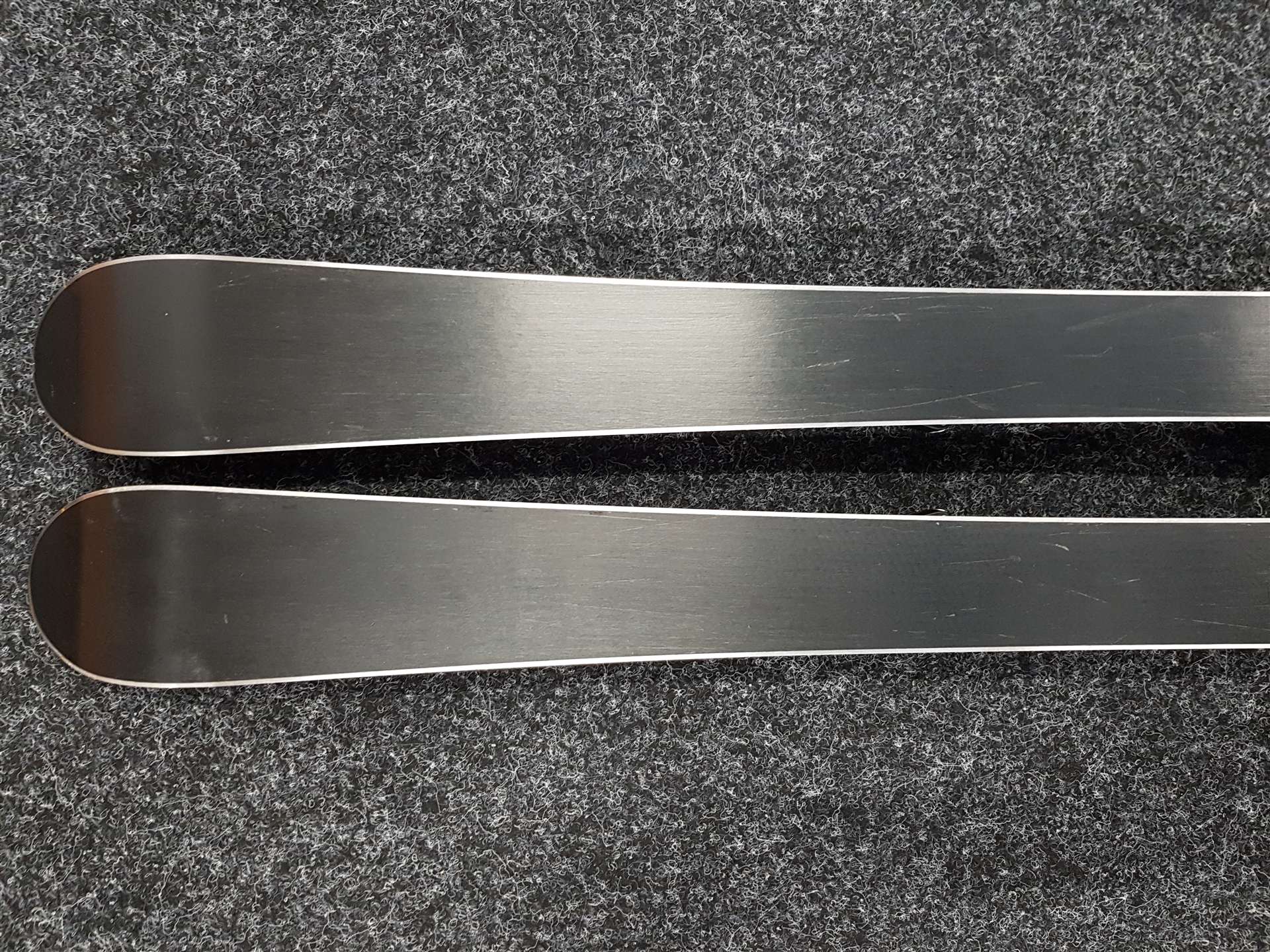 Použité detské lyže ELAN Hot Wheels + viazanie Elan EL 4,5