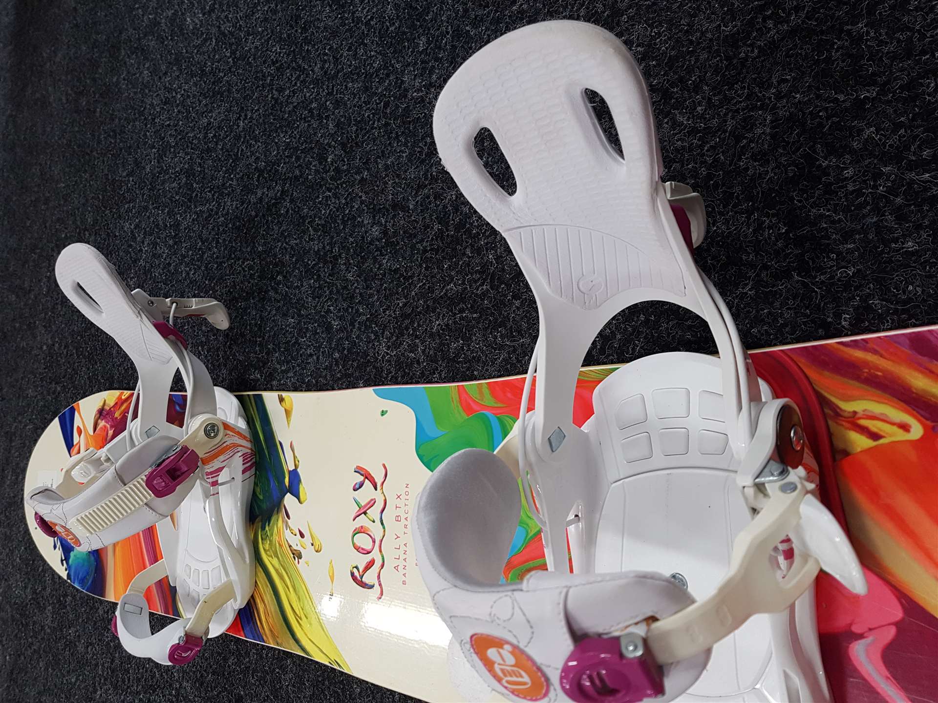 Použitý snowboard ROXY Ally Btx Banana Traction + viazanie B-Real Fastec veľkosť S