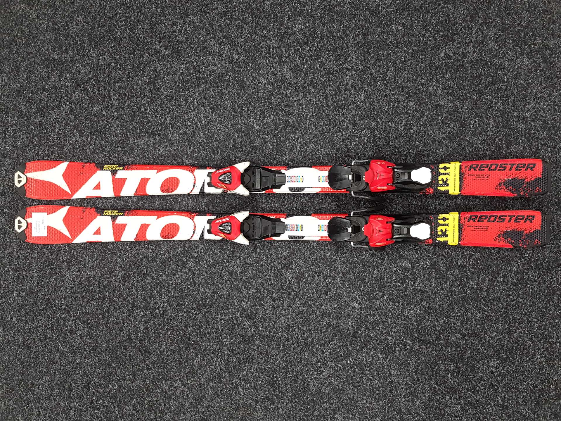Použité detské lyže ATOMIC Redster 130 + viazanie Atomic XTE 7