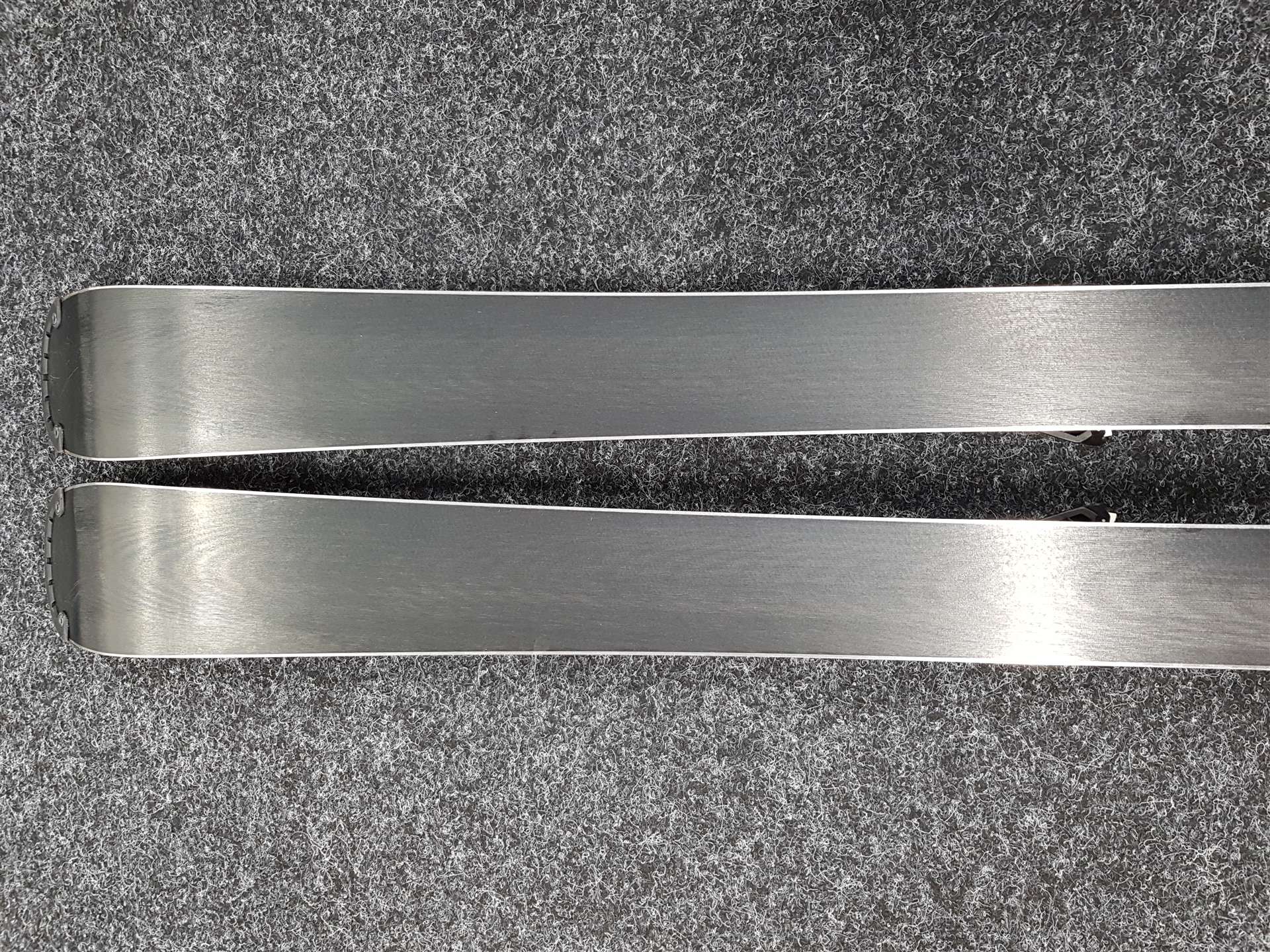 Použité lyže SALOMON XDR Focus + viazanie Salomon Lithium 10