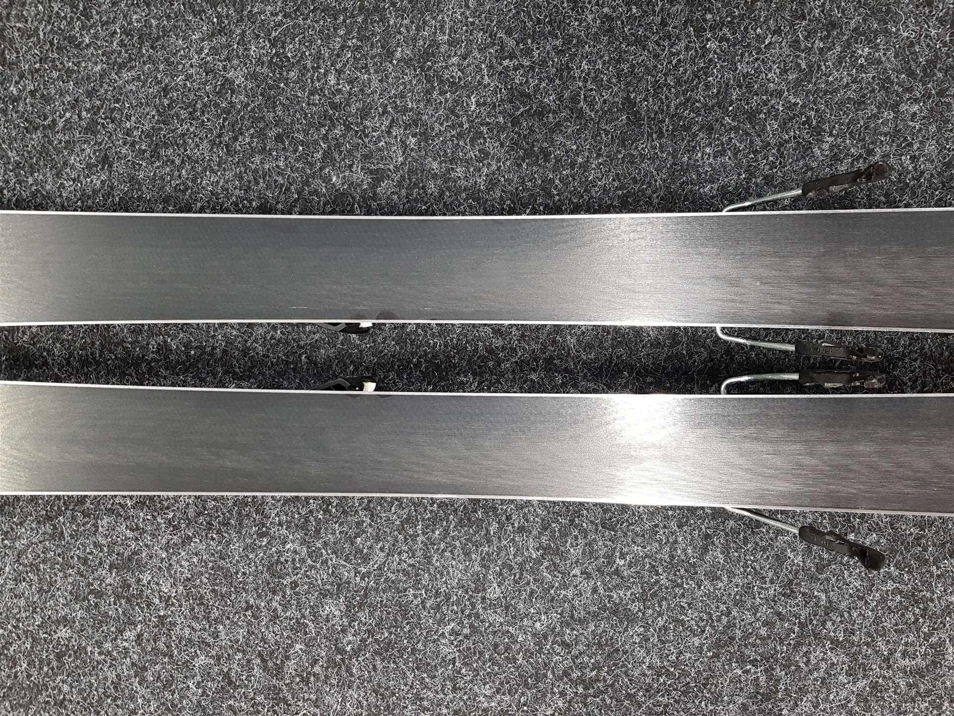 Použité lyže SALOMON XDR Focus + viazanie Salomon Lithium 10